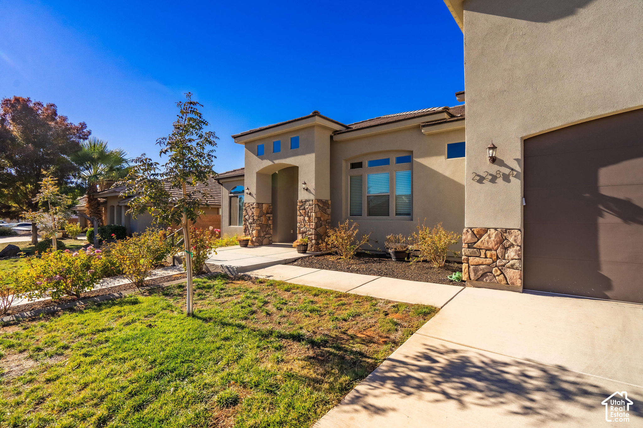 main property photo 11