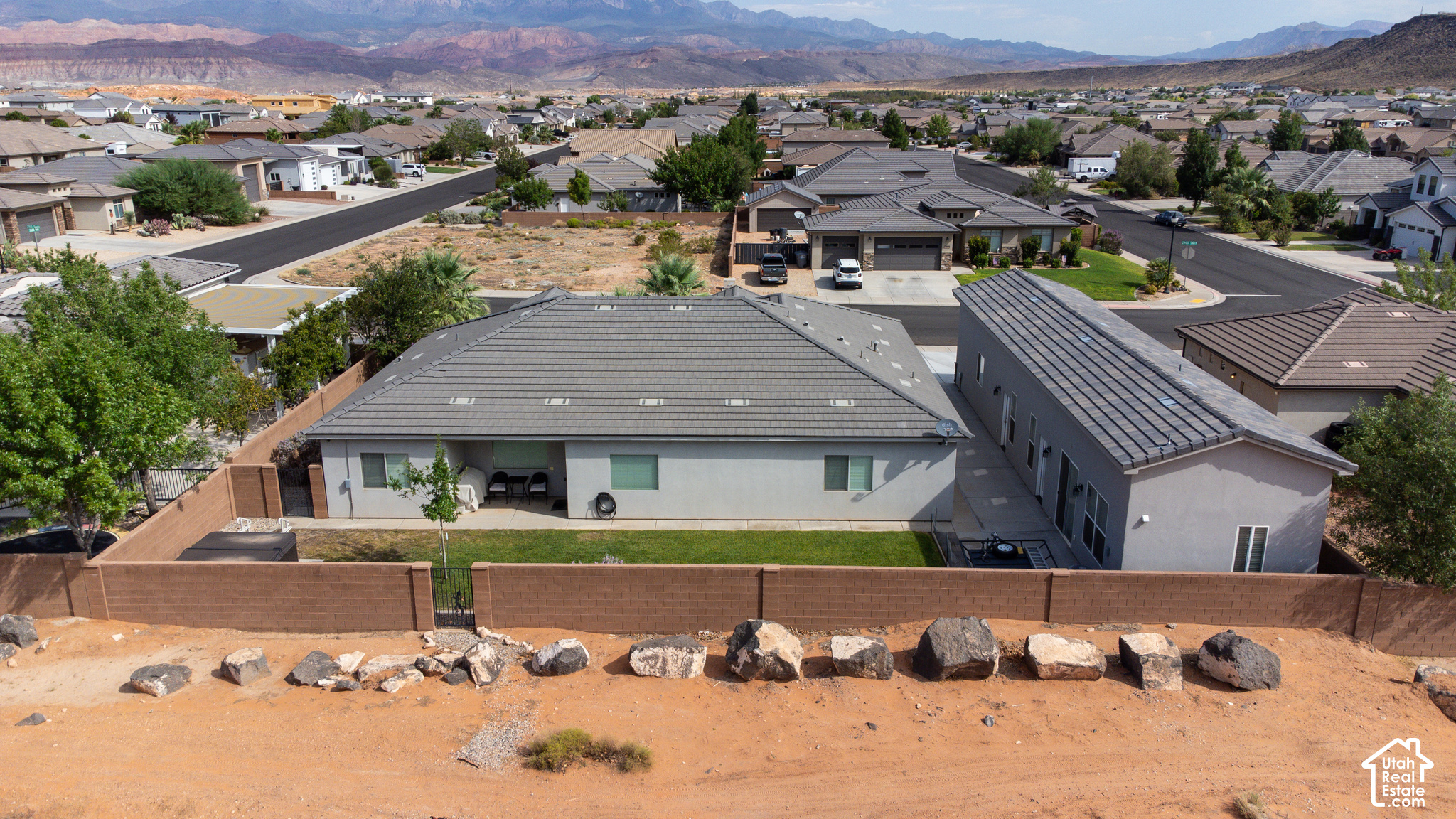 main property photo 43