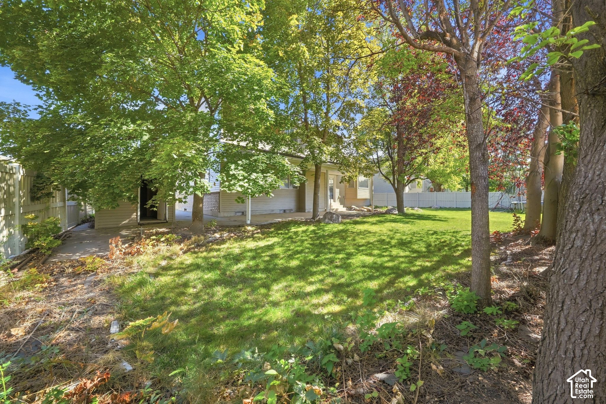 main property photo 33