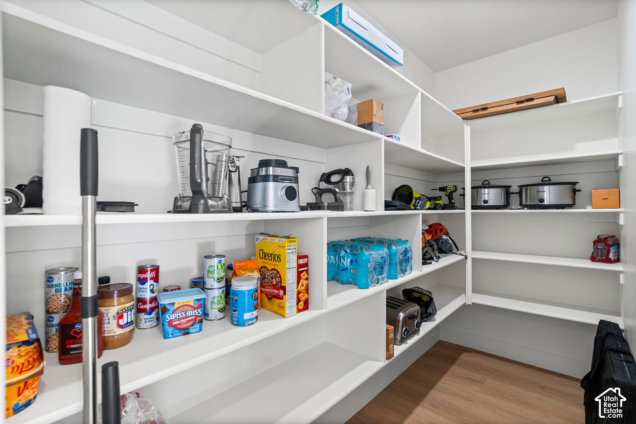 main property photo 8