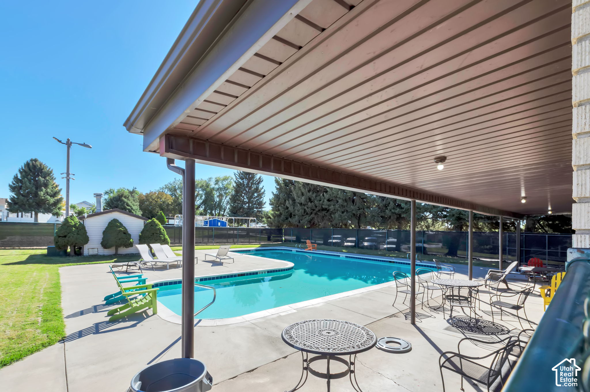 main property photo 22