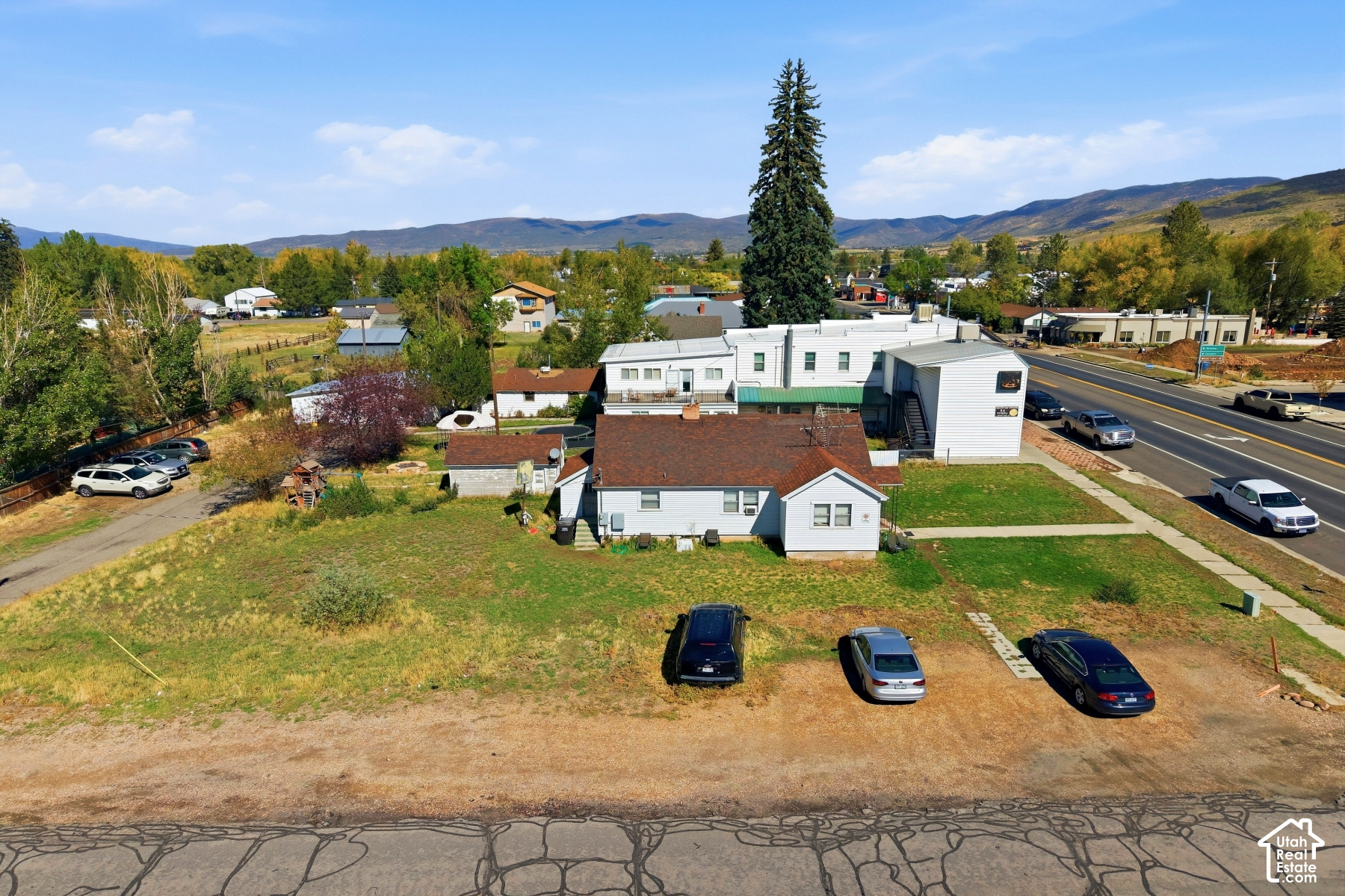 main property photo 9