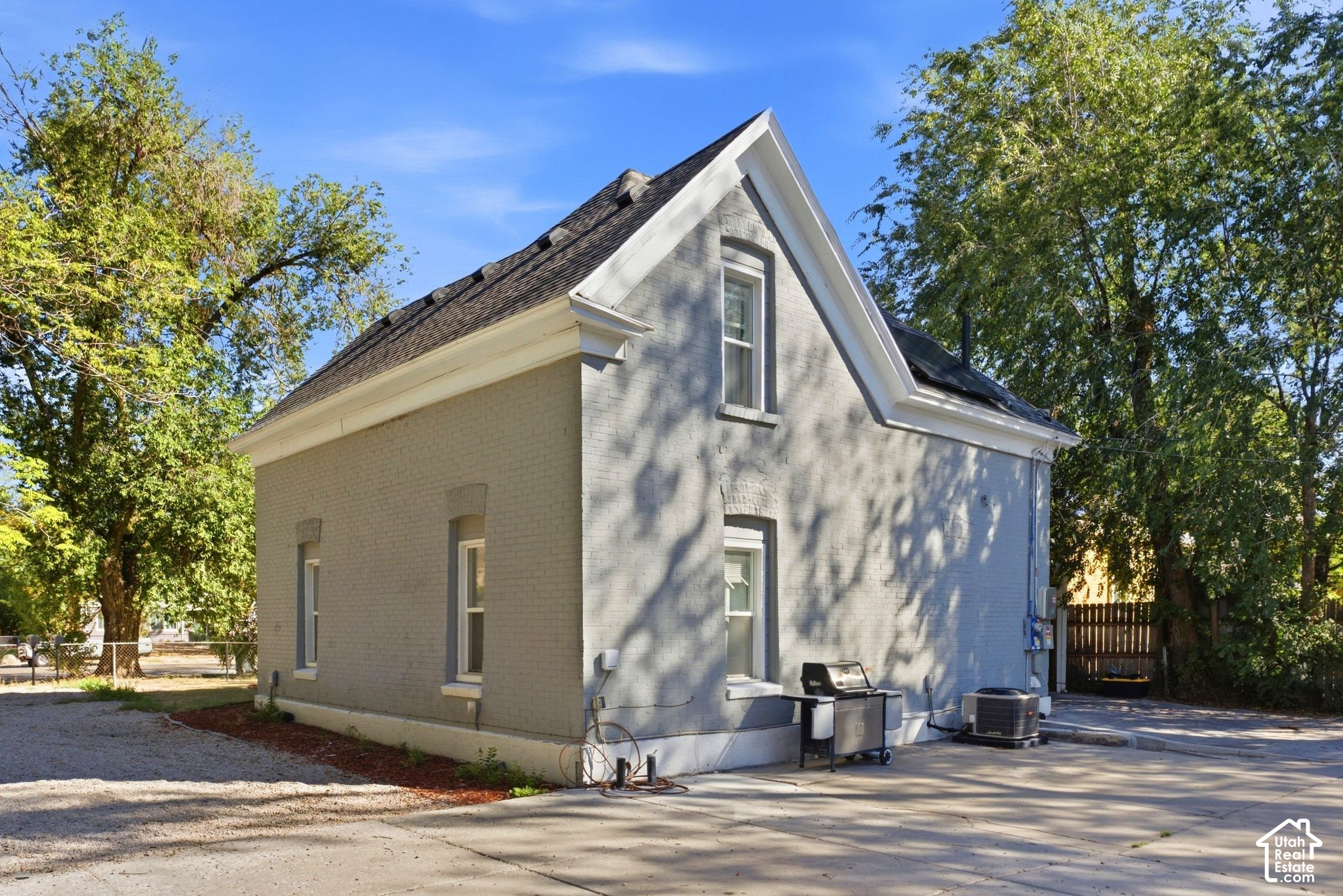 main property photo 40