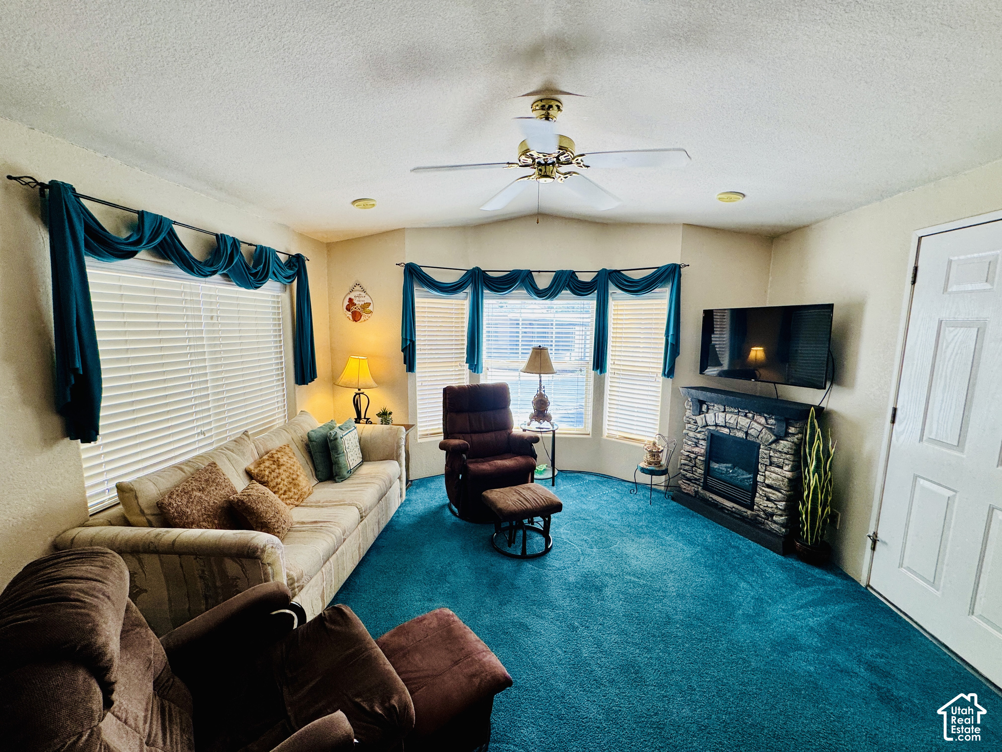 main property photo 6