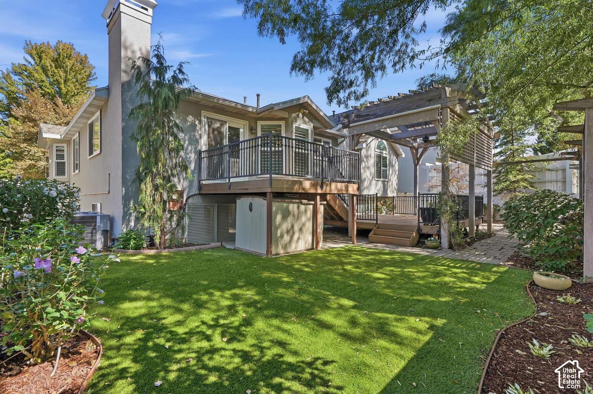 main property photo 40