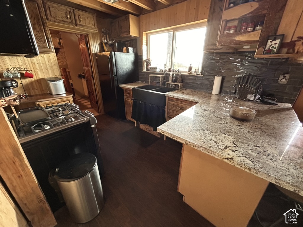 main property photo 14