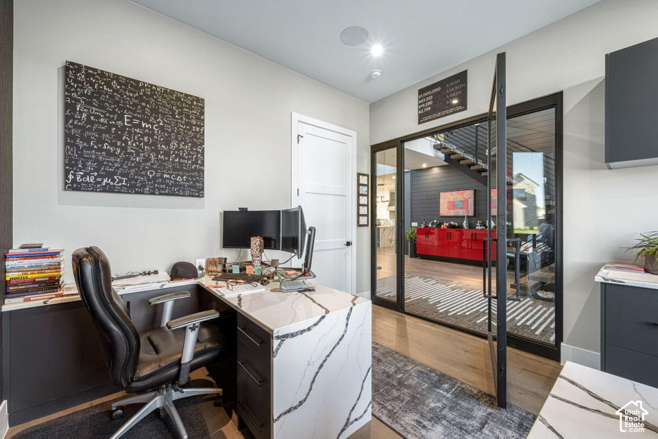 main property photo 6