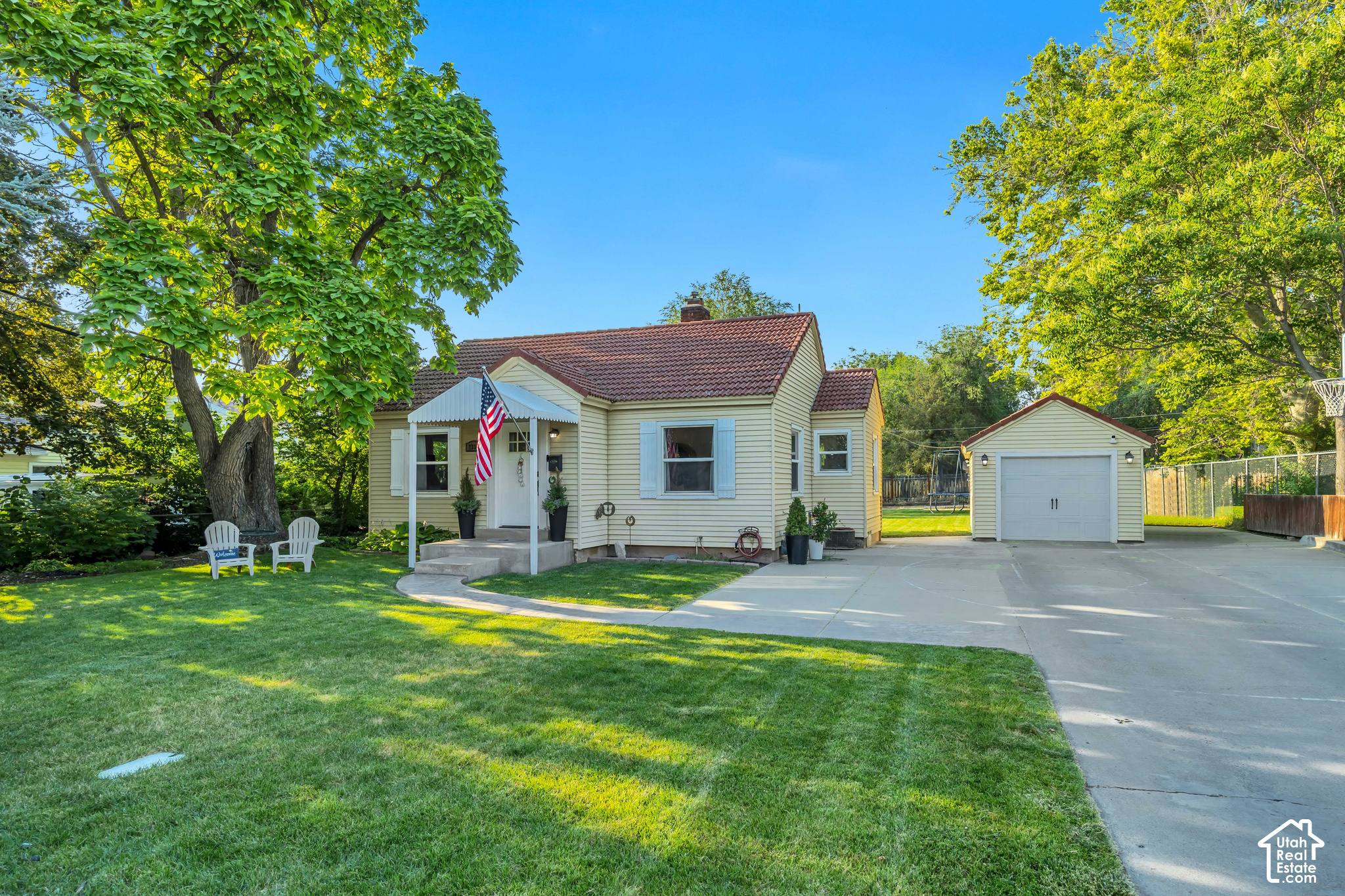 main property photo 19