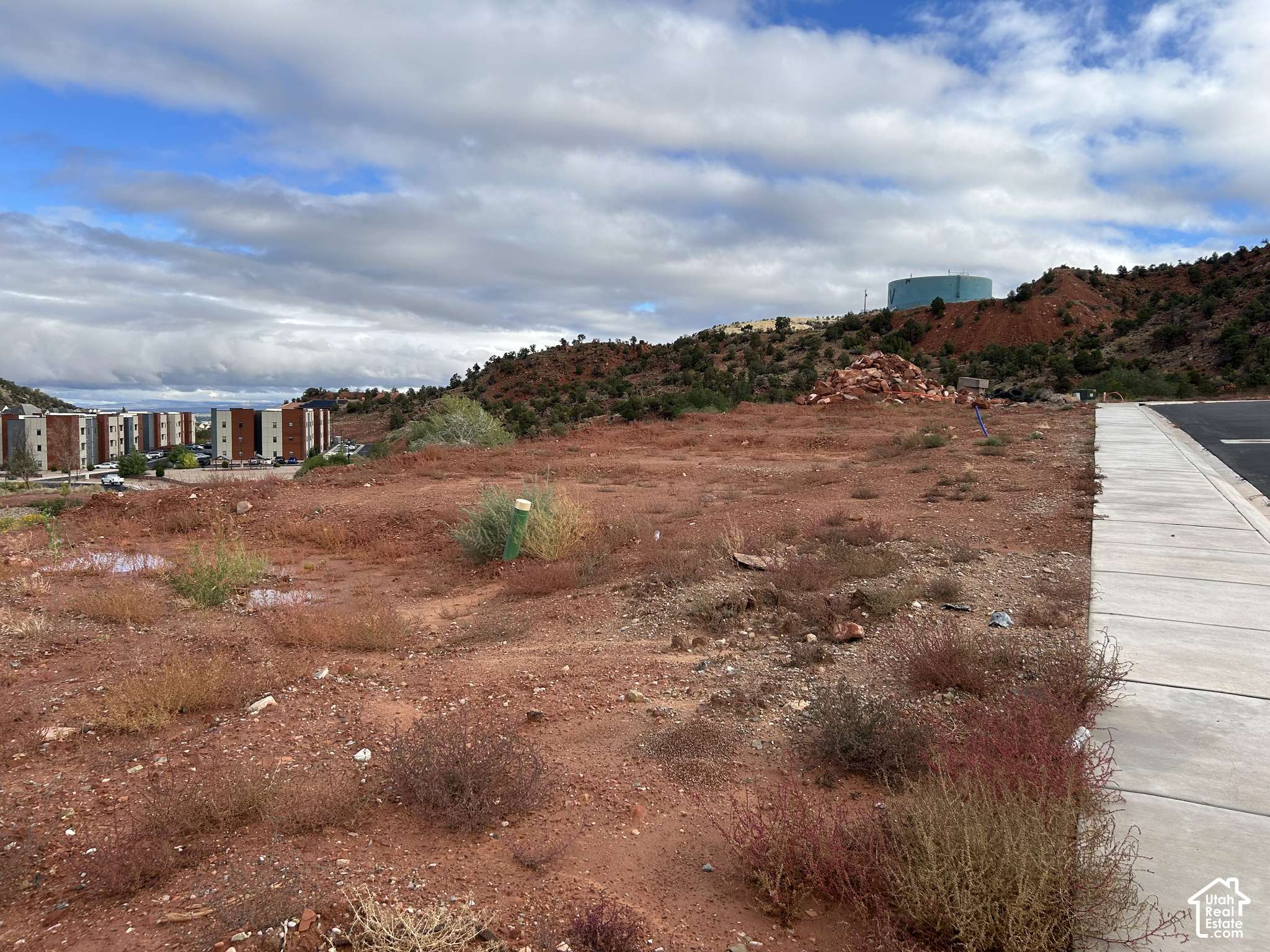 main property photo 11