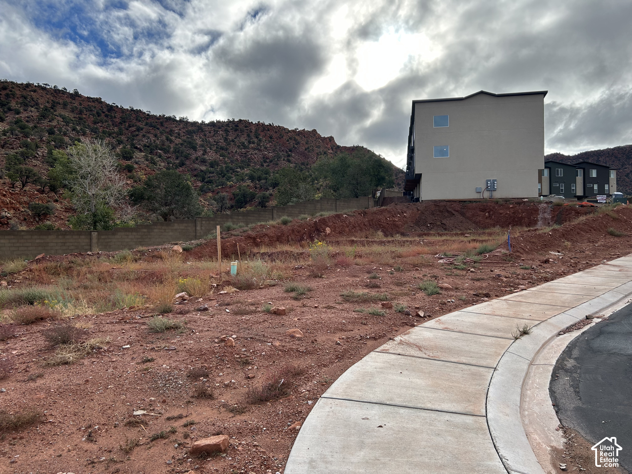 main property photo 12