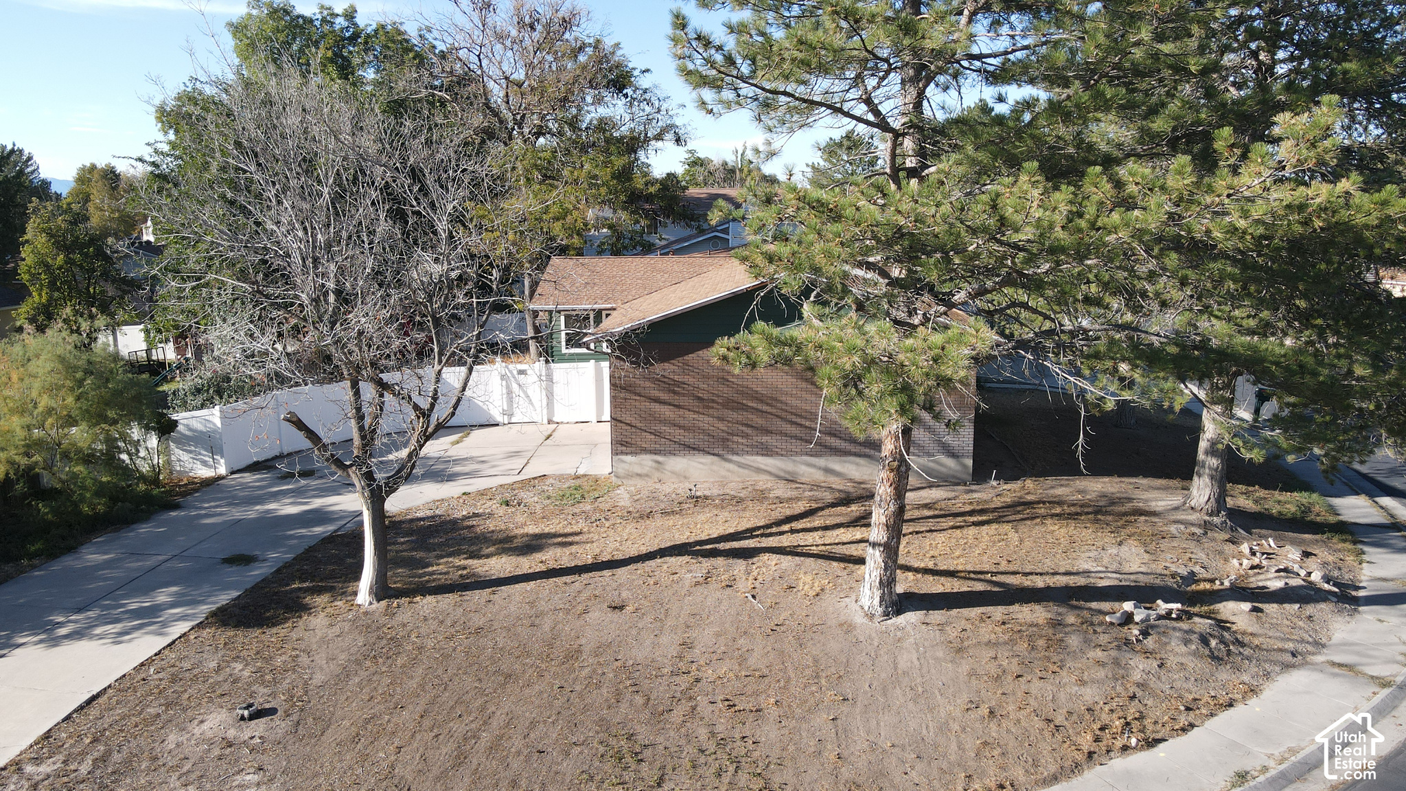 main property photo 36