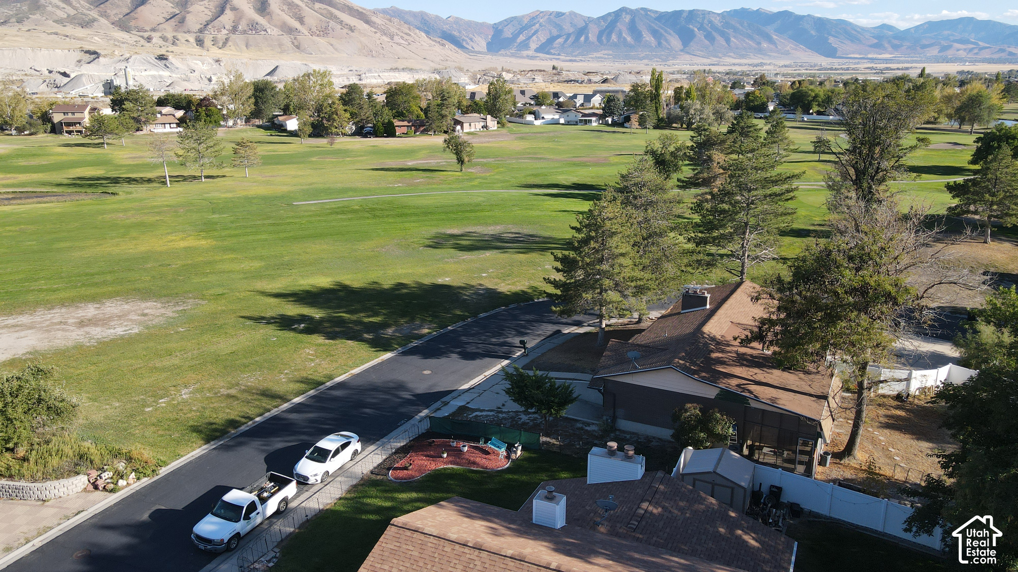main property photo 40