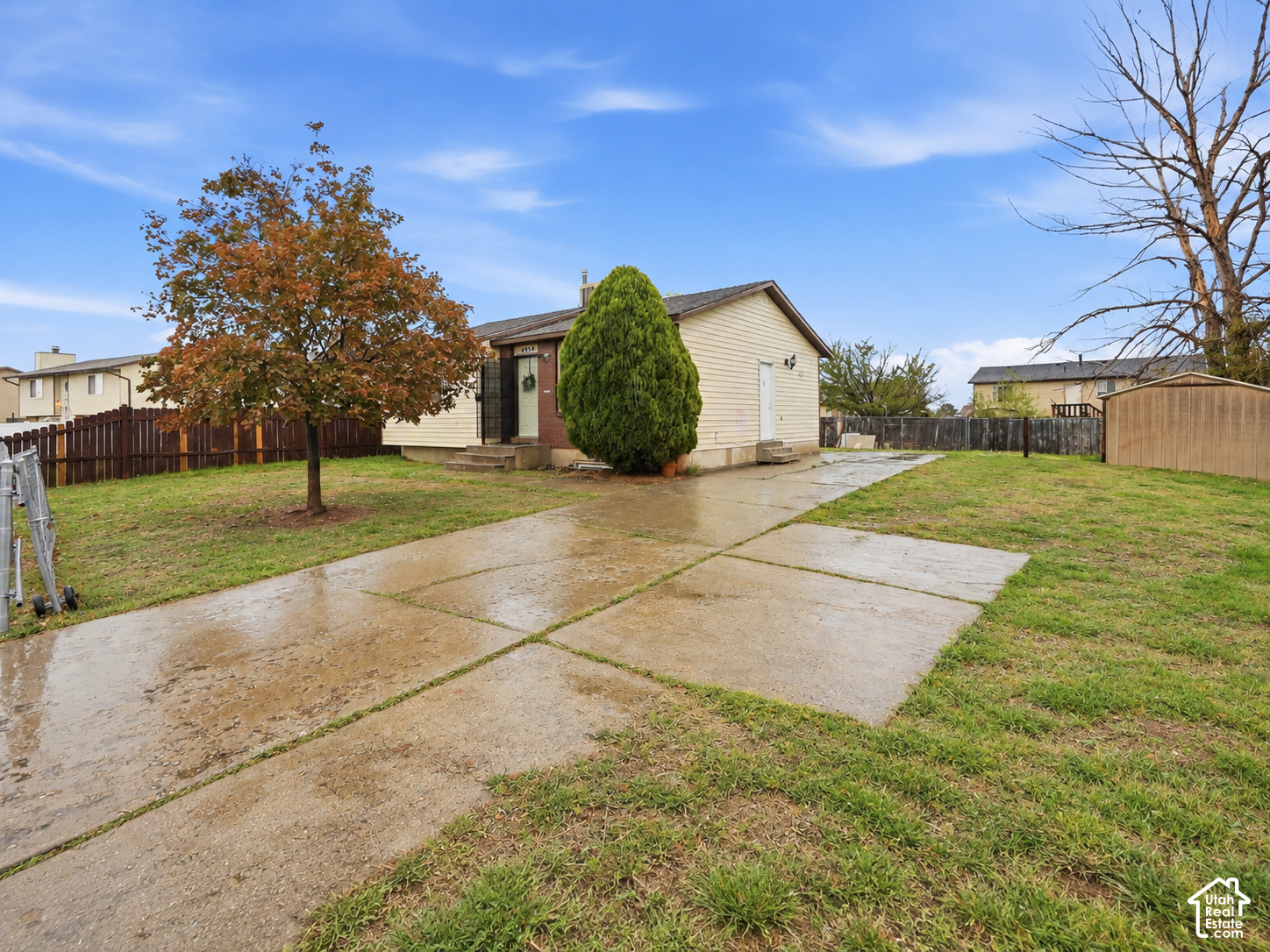 main property photo 20