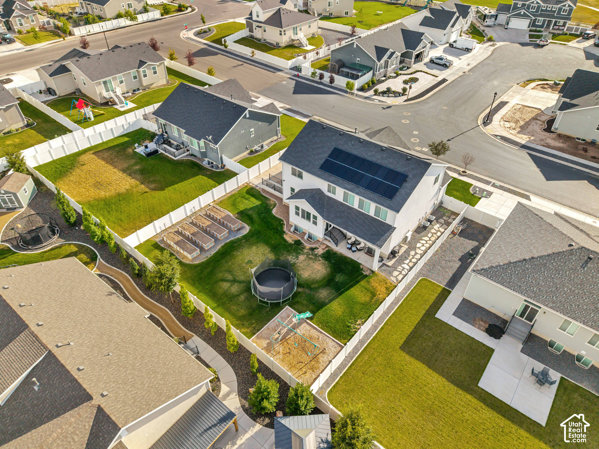 main property photo 79