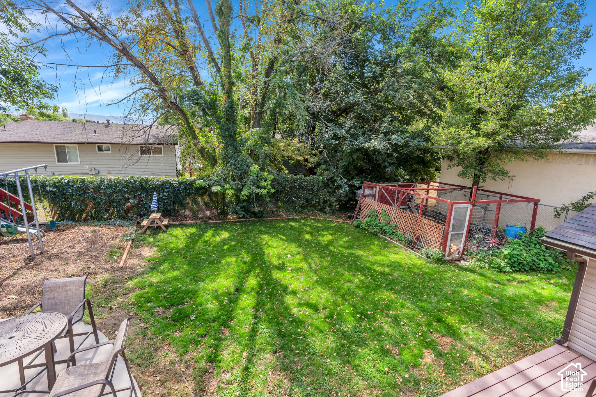 main property photo 25