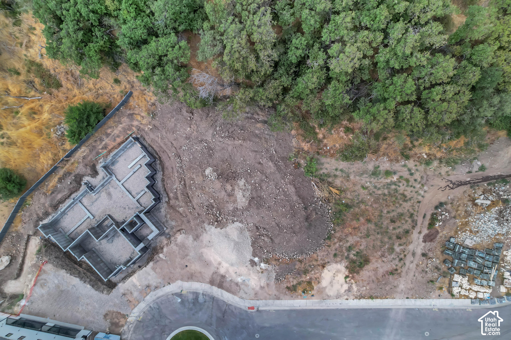 main property photo 13