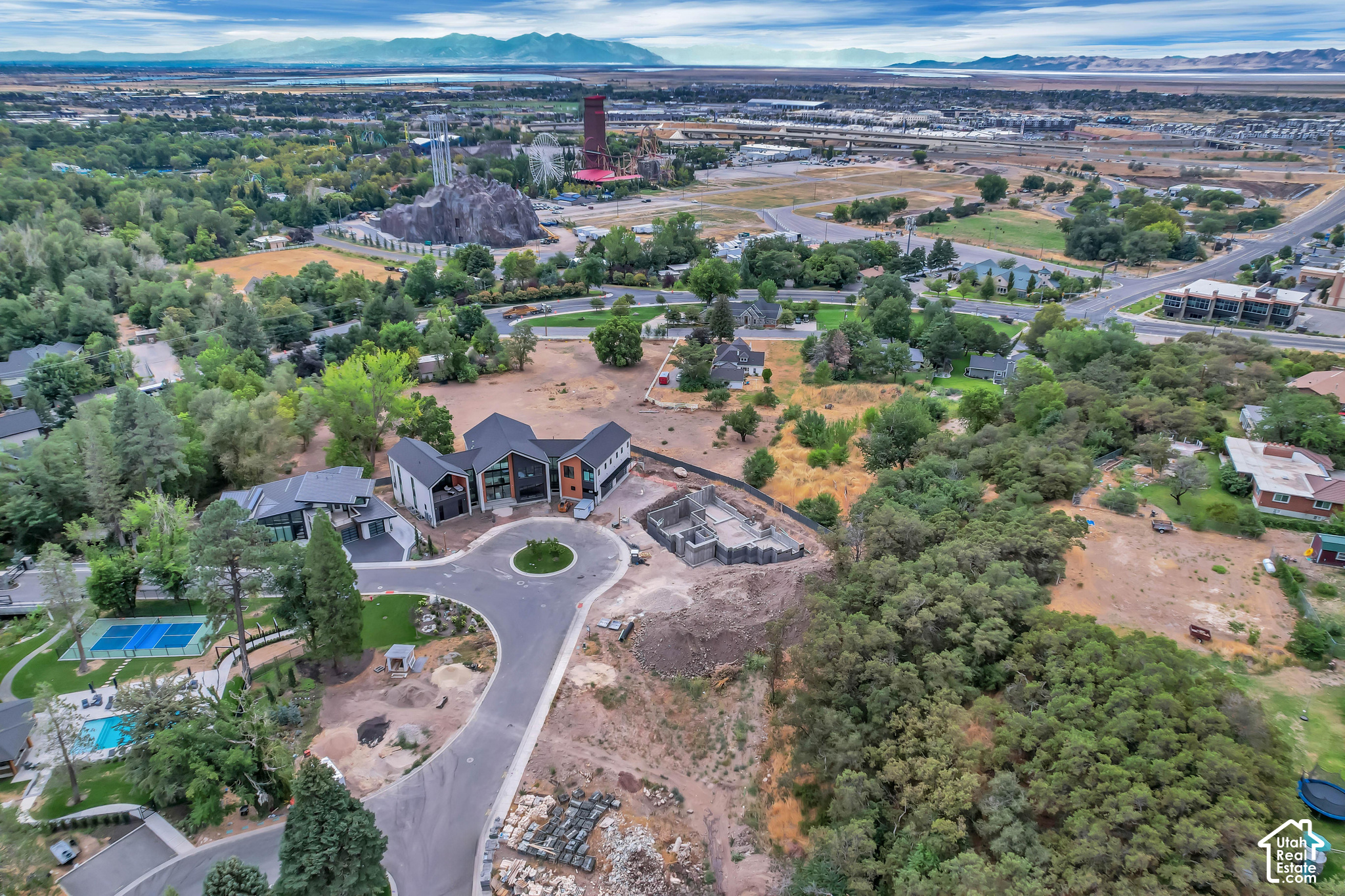 main property photo 6