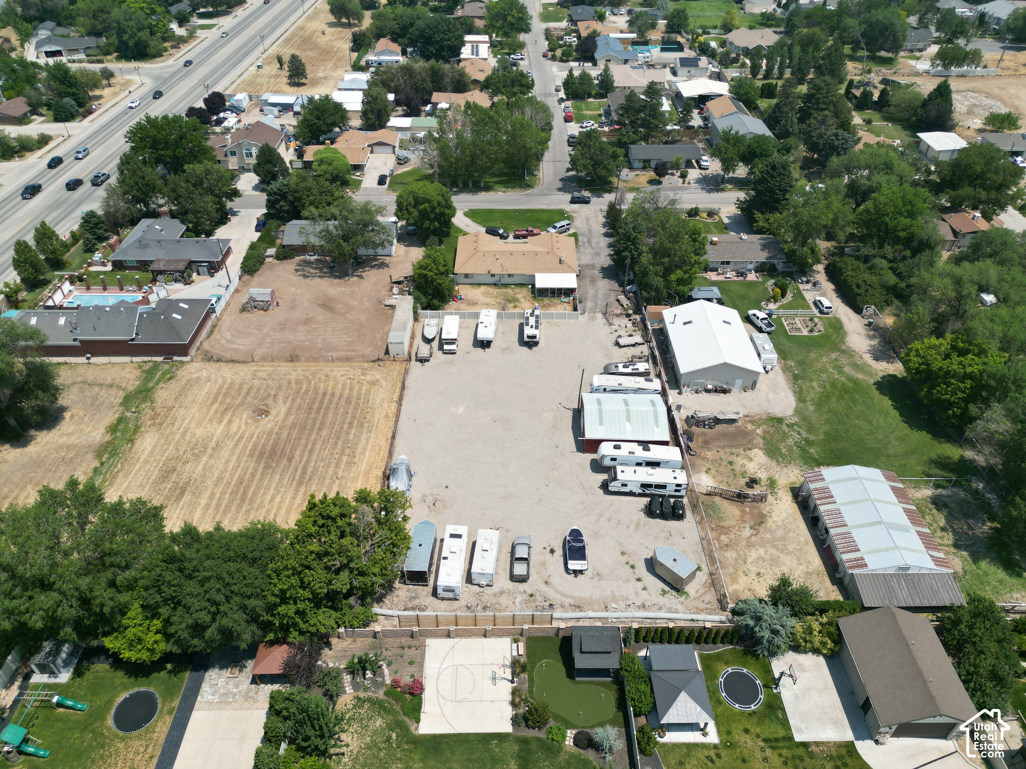 main property photo 6