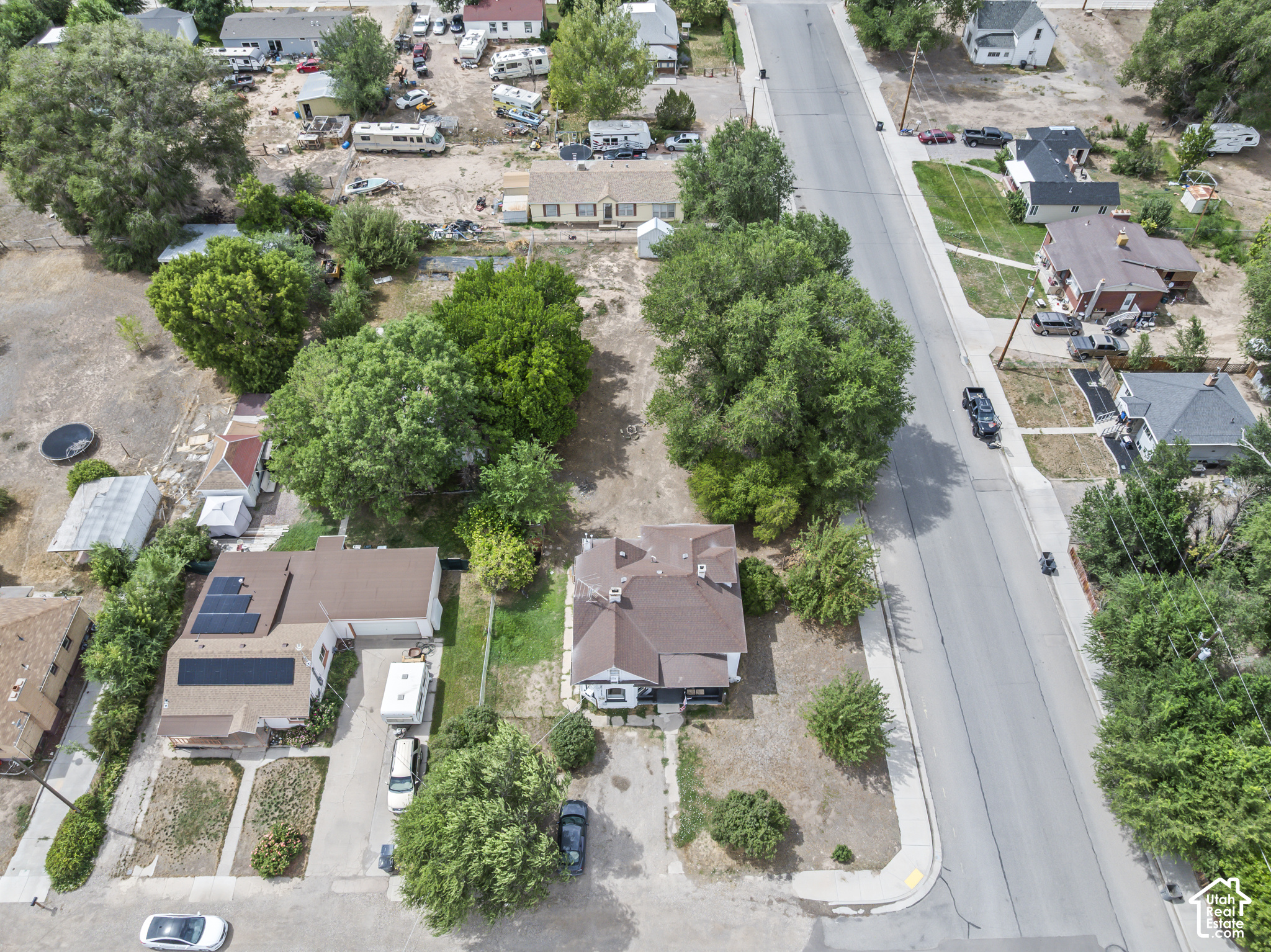 main property photo 30