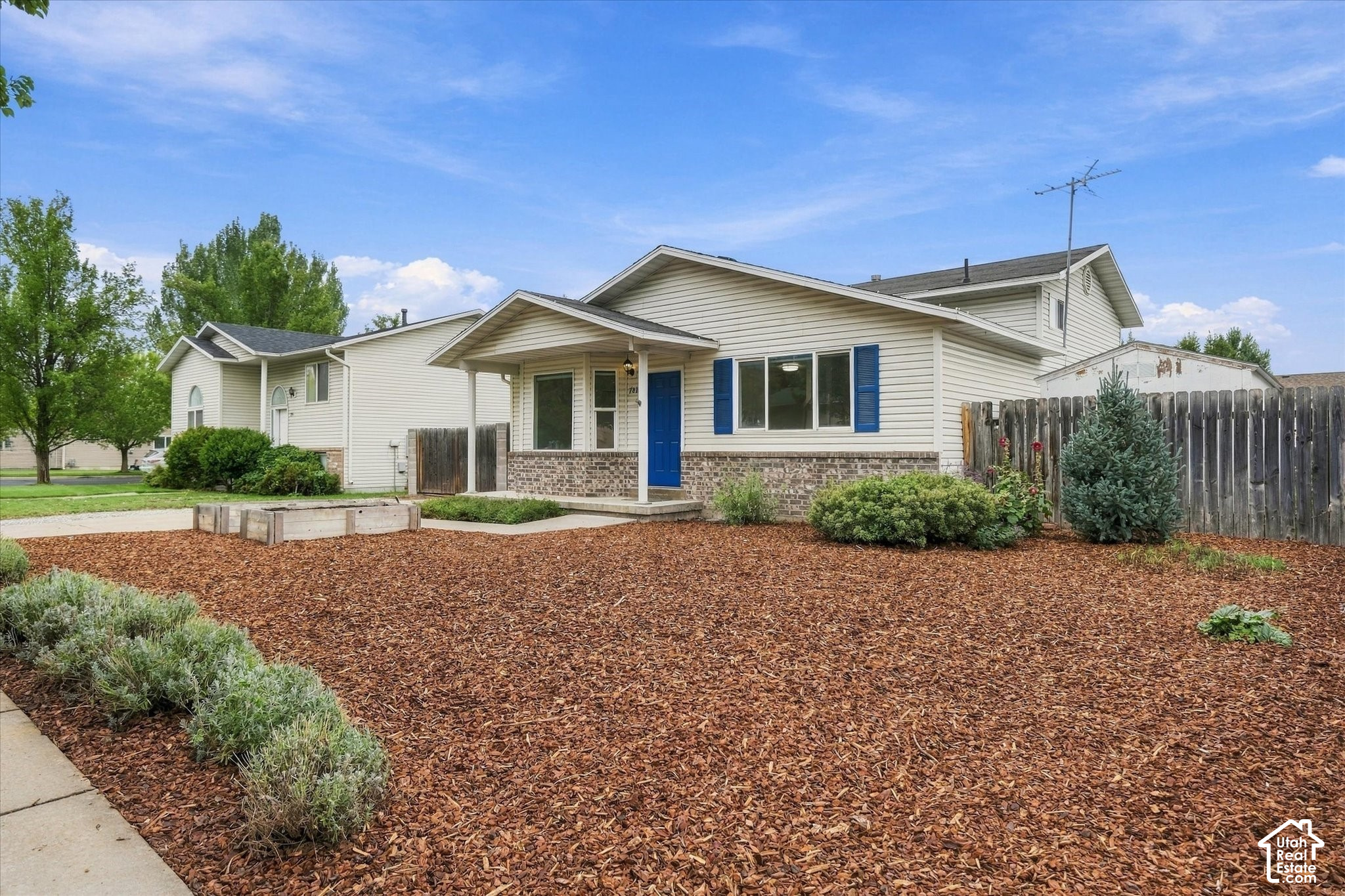main property photo 20