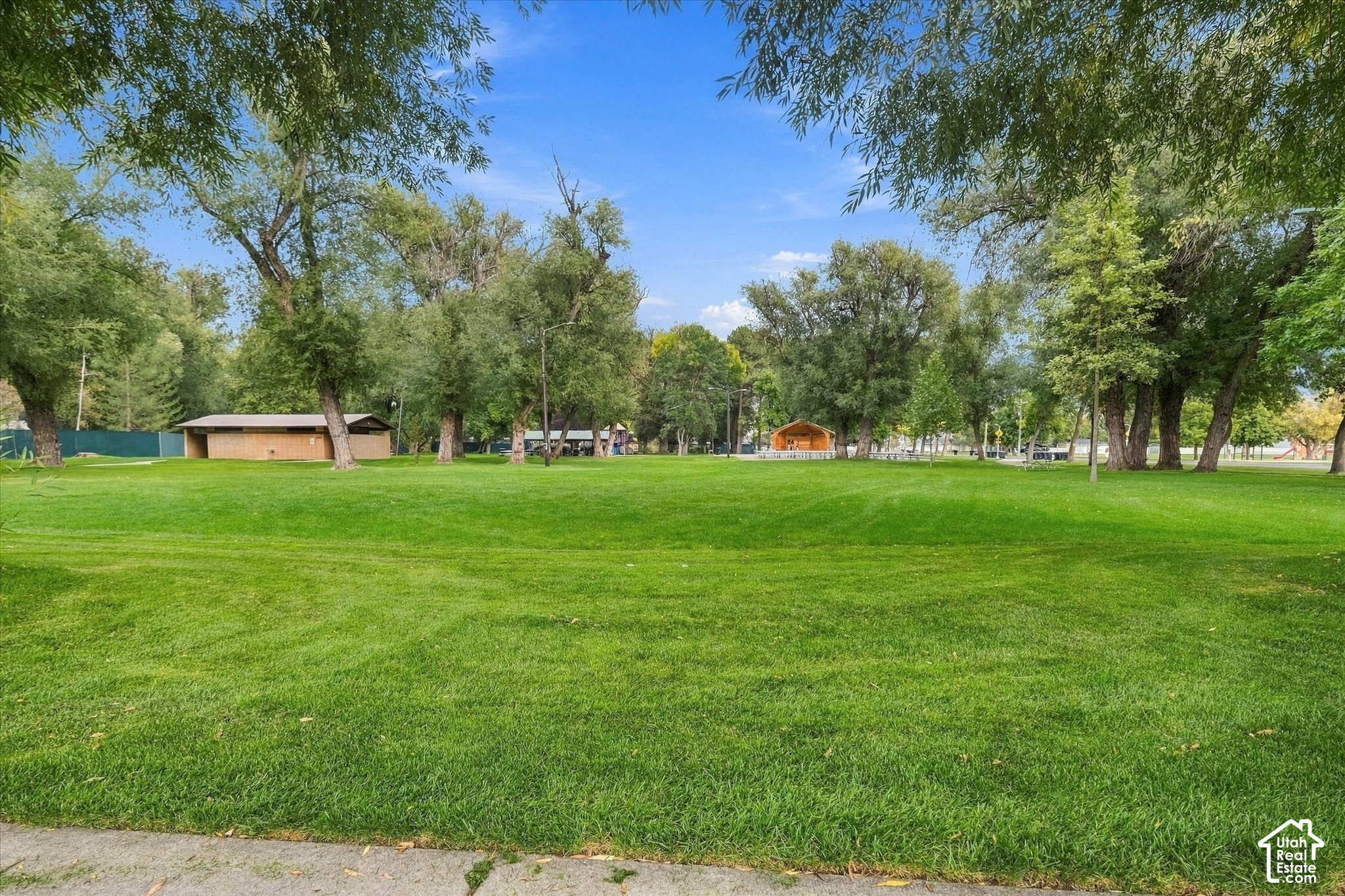 main property photo 30