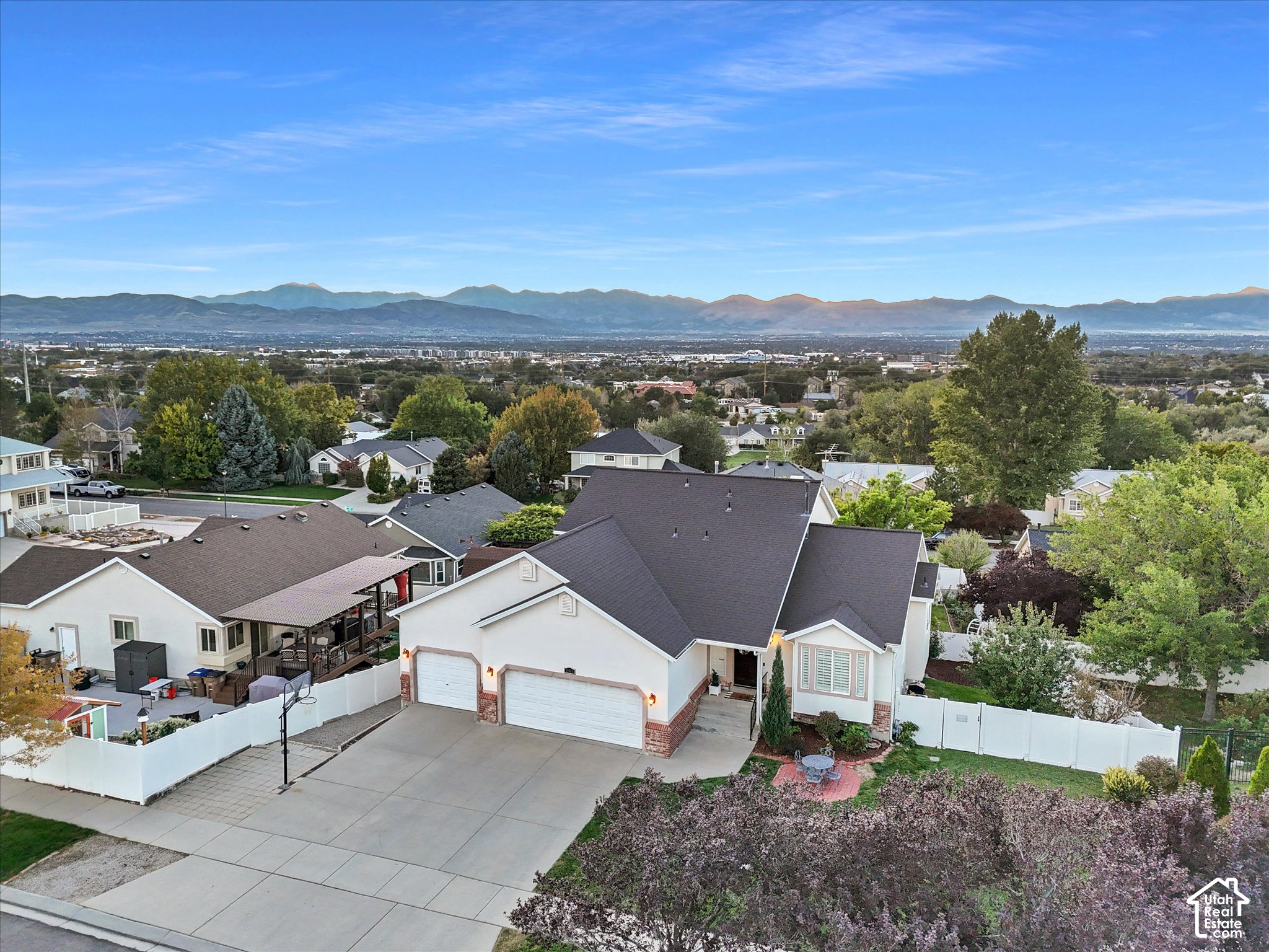 main property photo 45
