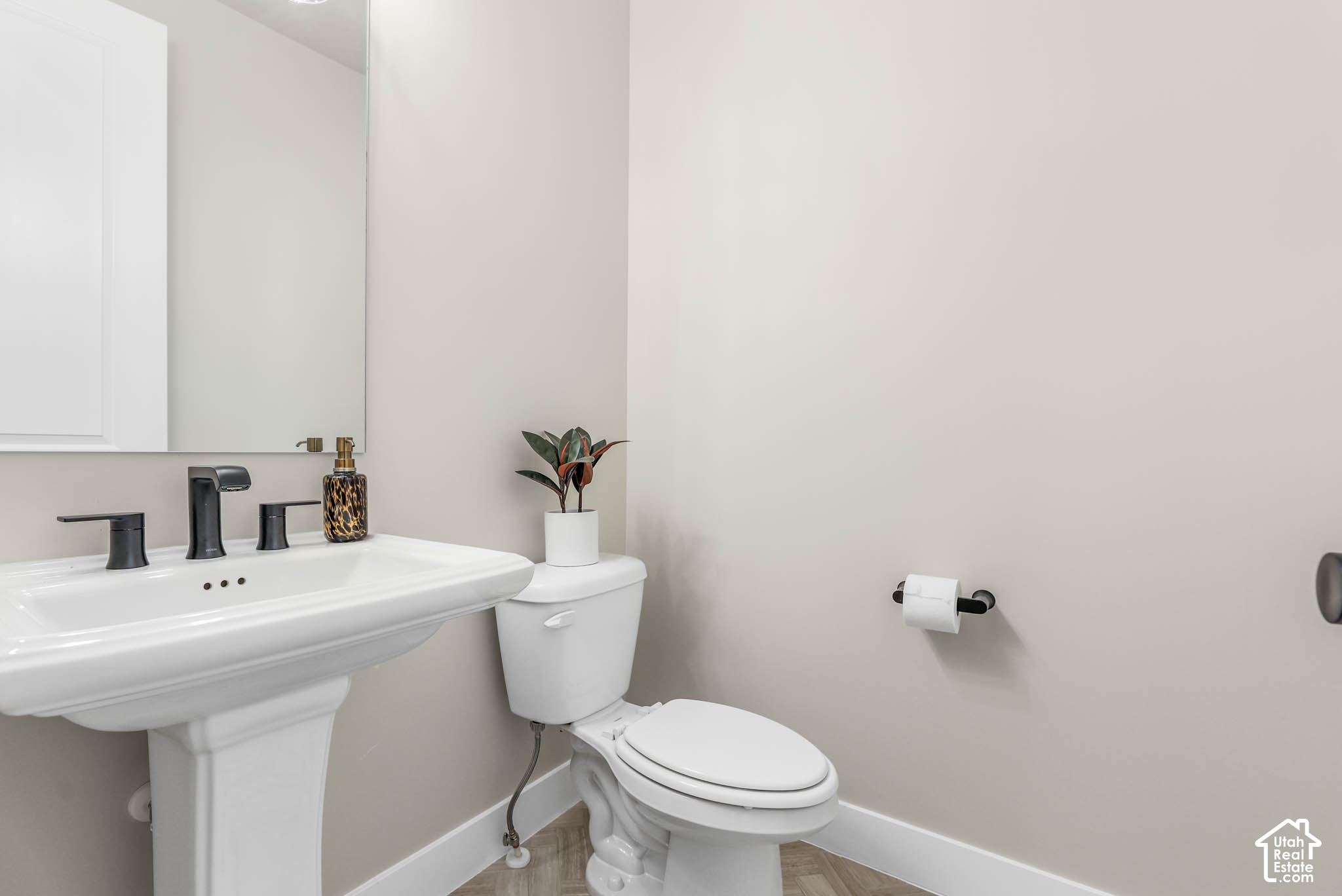 main property photo 24