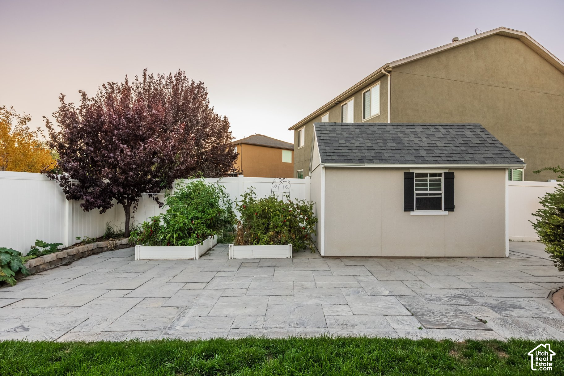main property photo 37