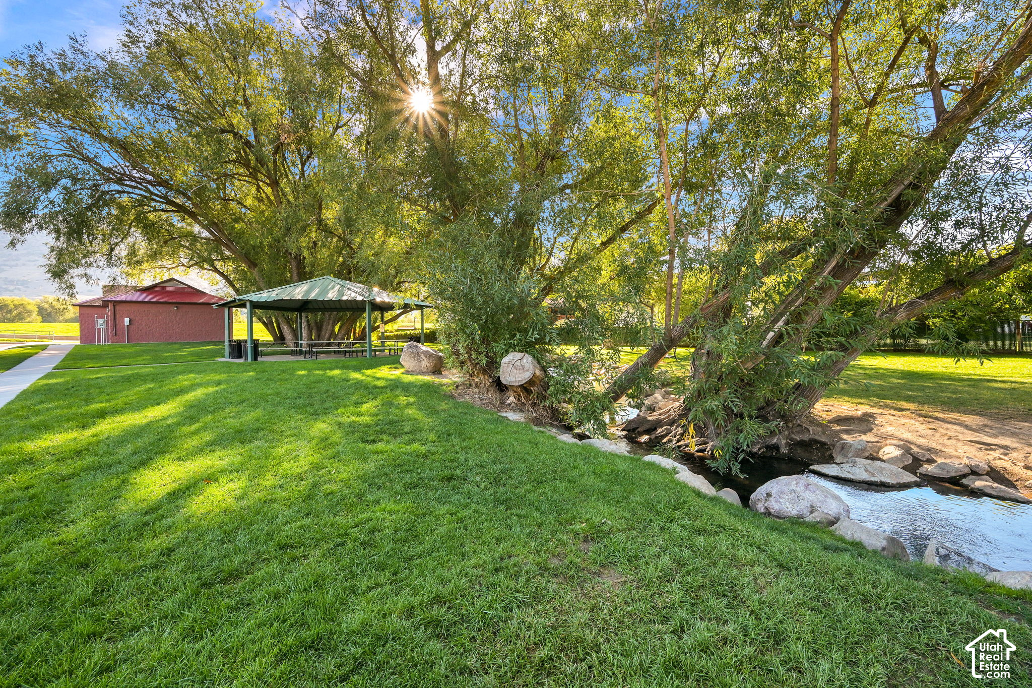 main property photo 39