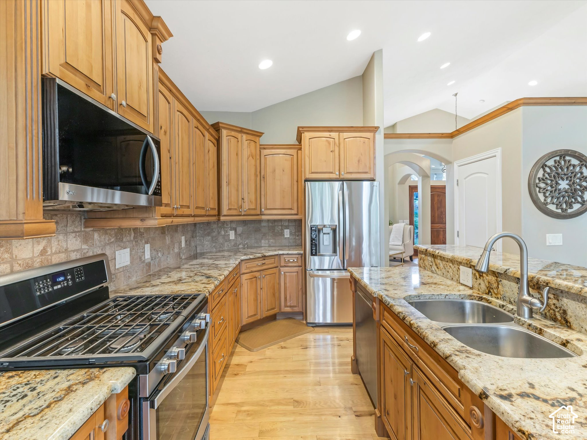main property photo 14