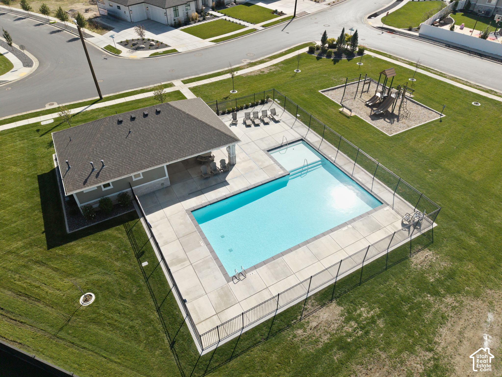 main property photo 74