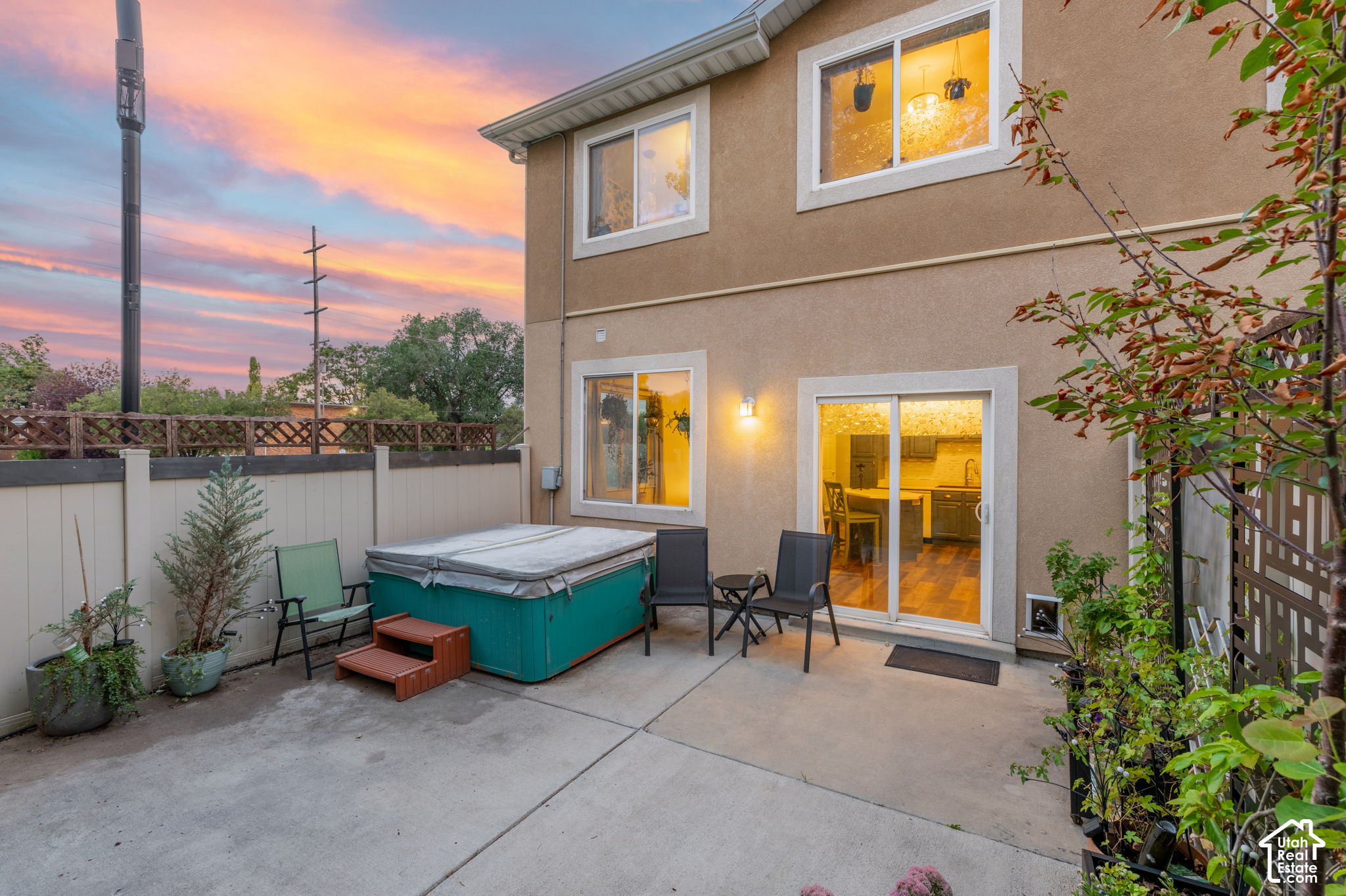 main property photo 28