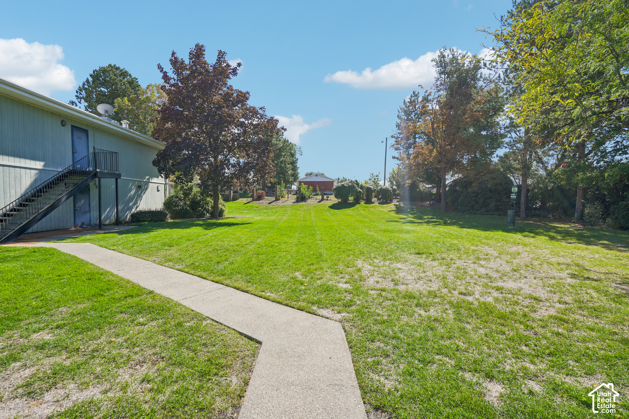 main property photo 23