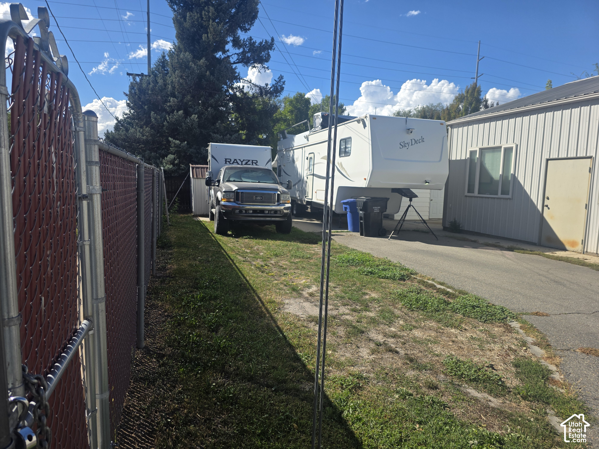 main property photo 28