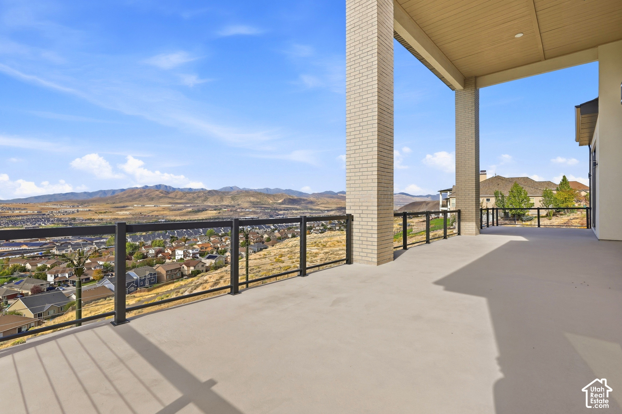main property photo 11