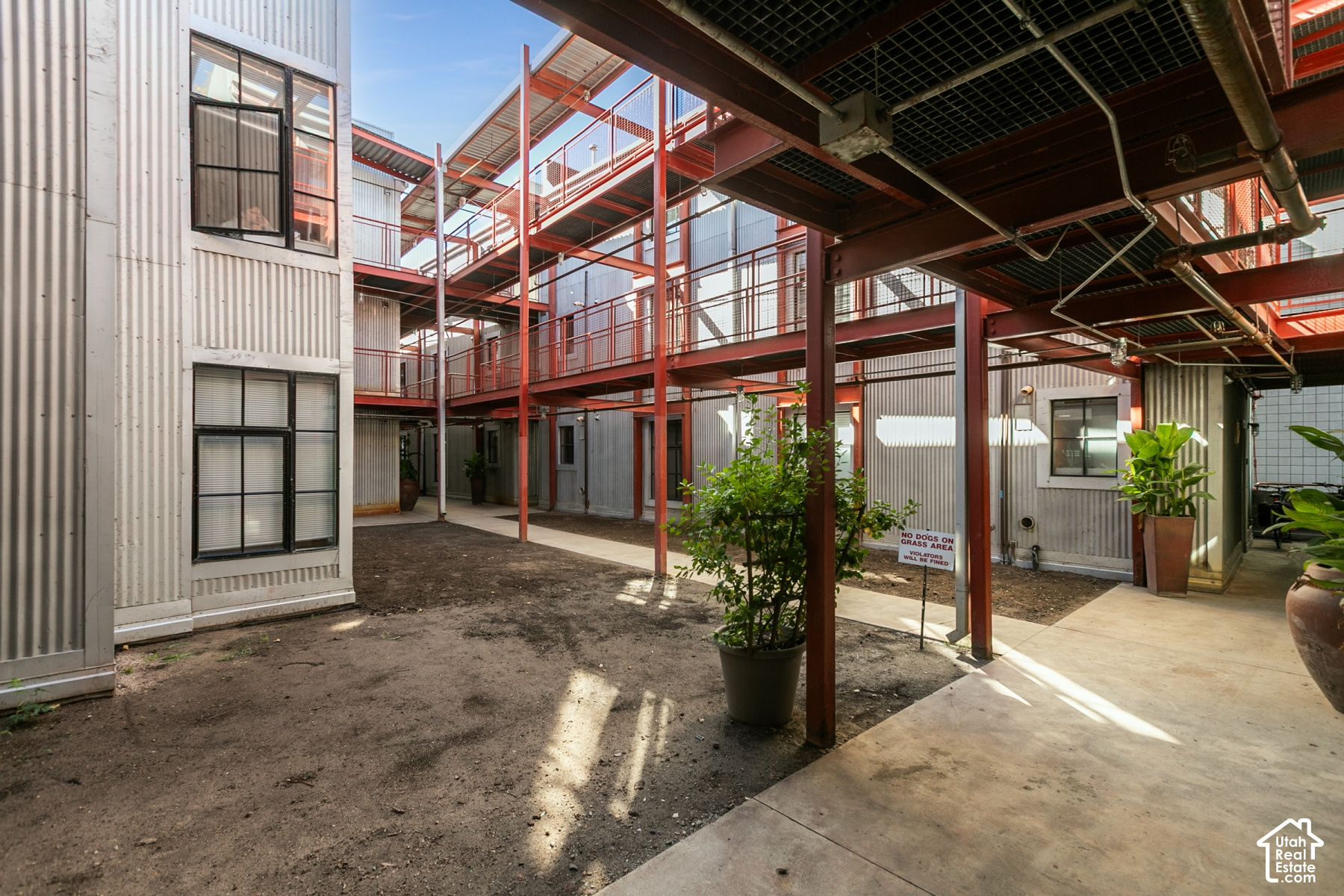 main property photo 27