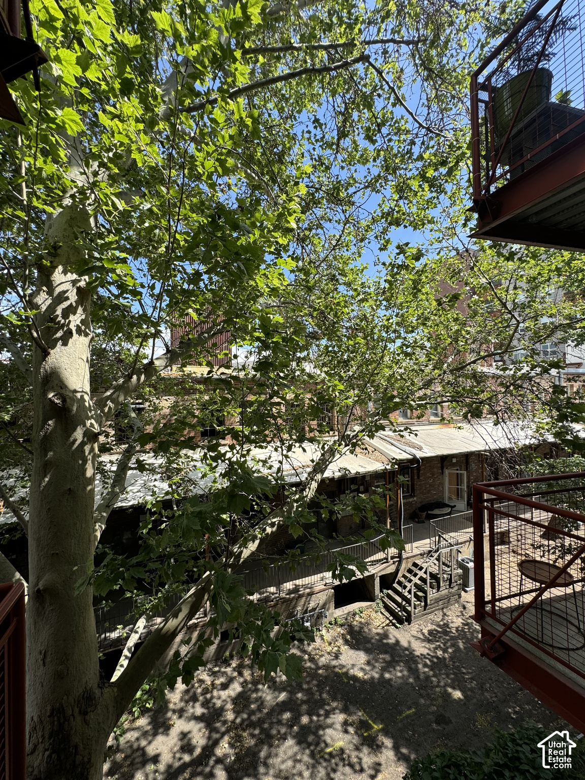 main property photo 34