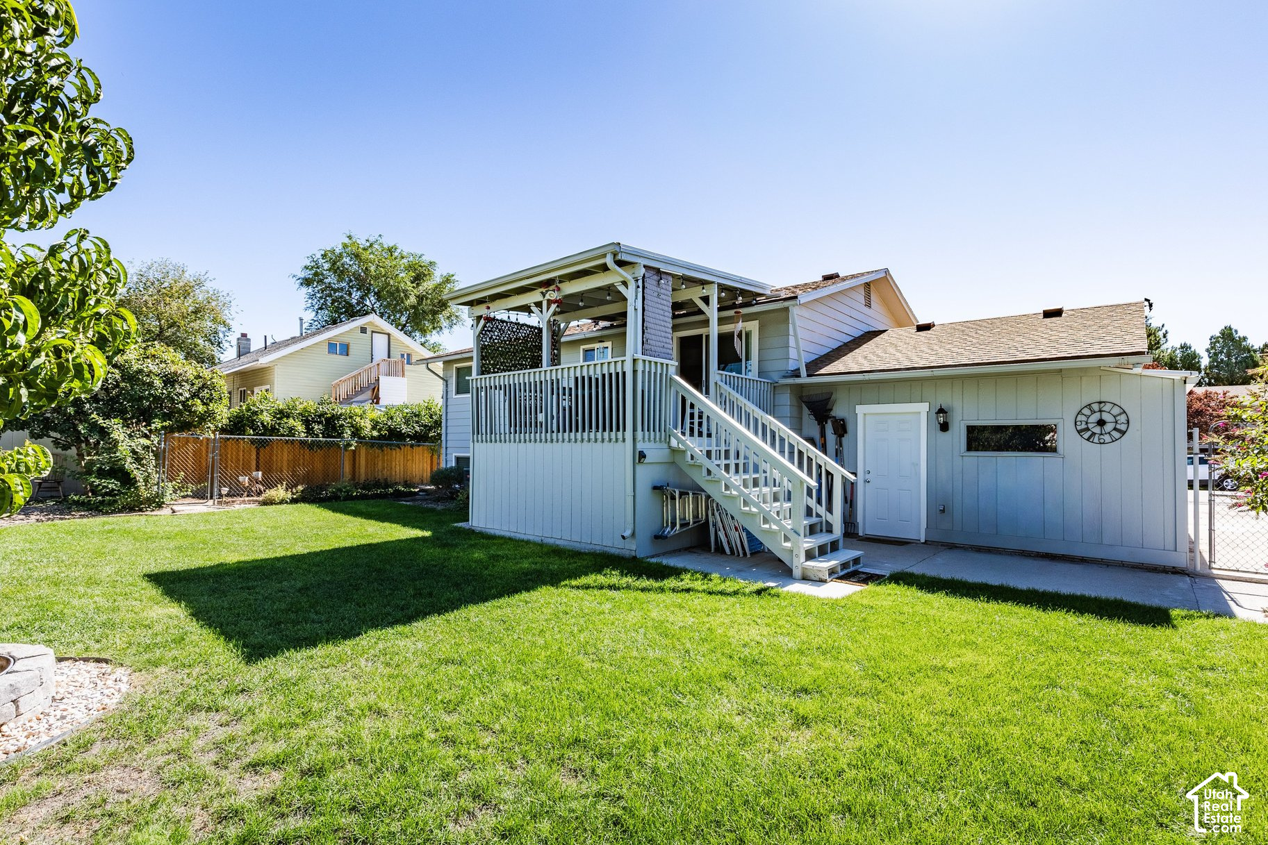 main property photo 17