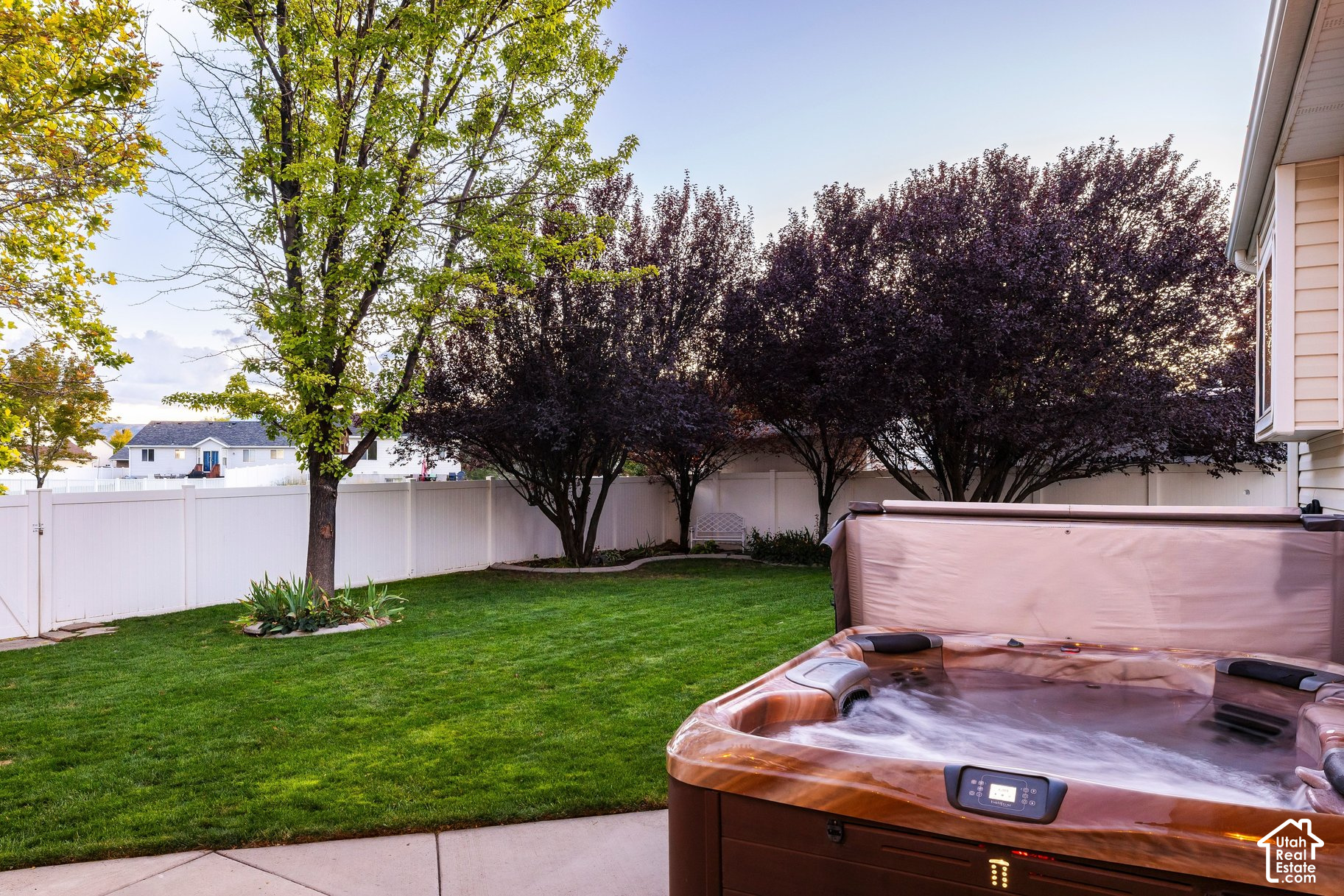main property photo 30