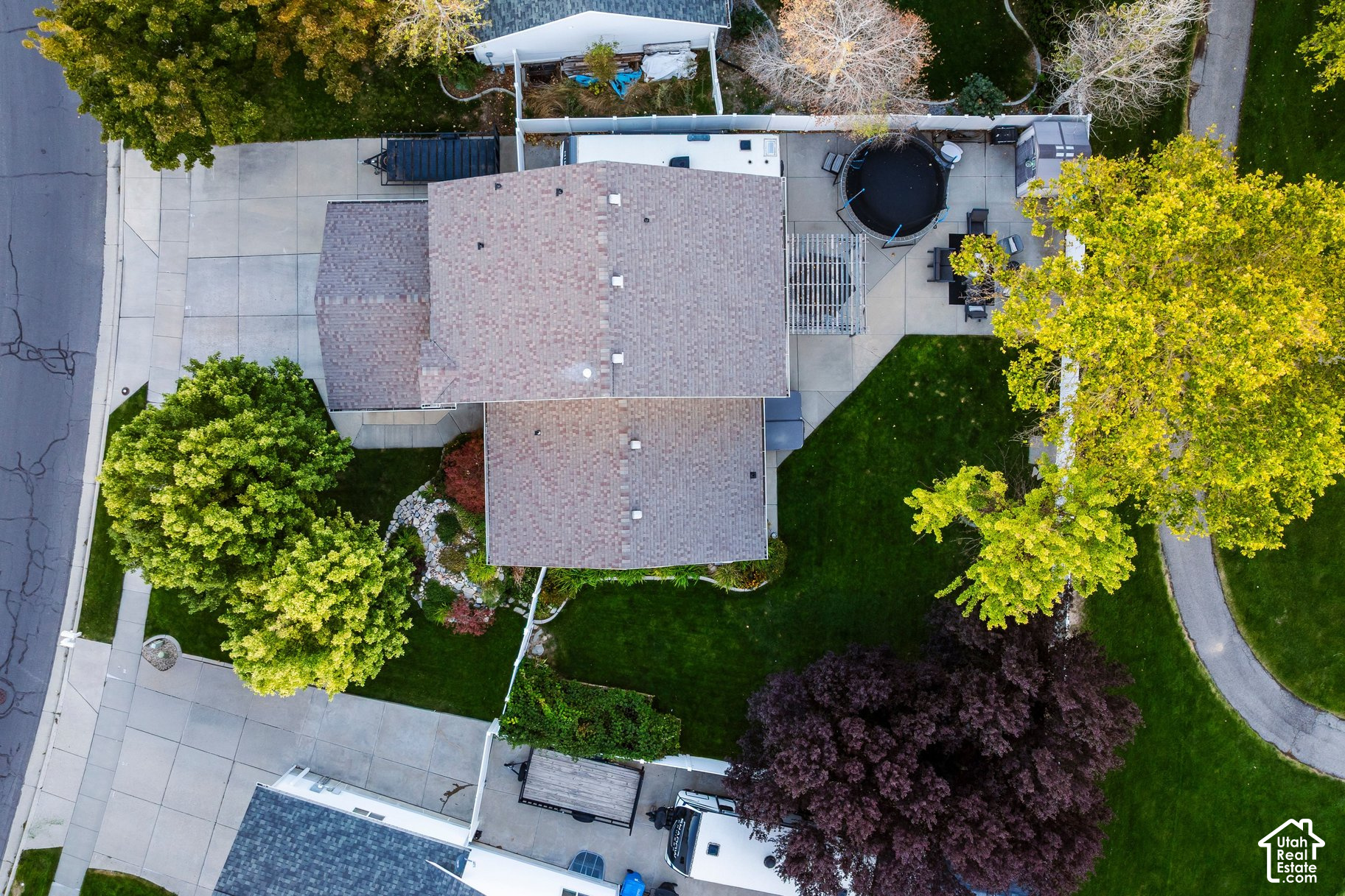main property photo 38