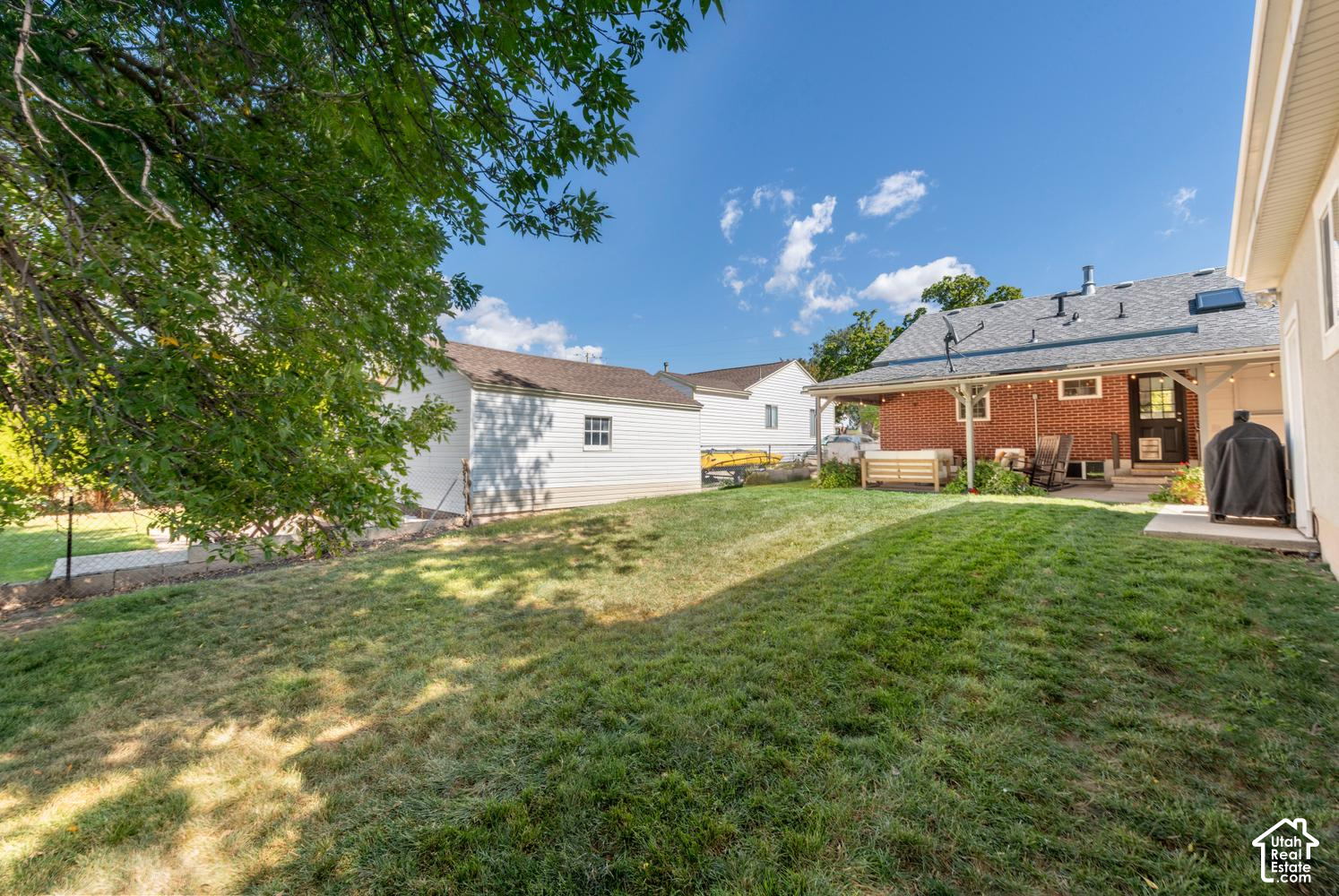 main property photo 23