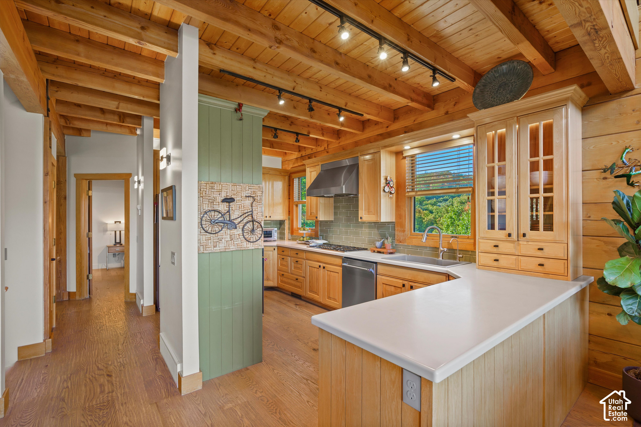 main property photo 14