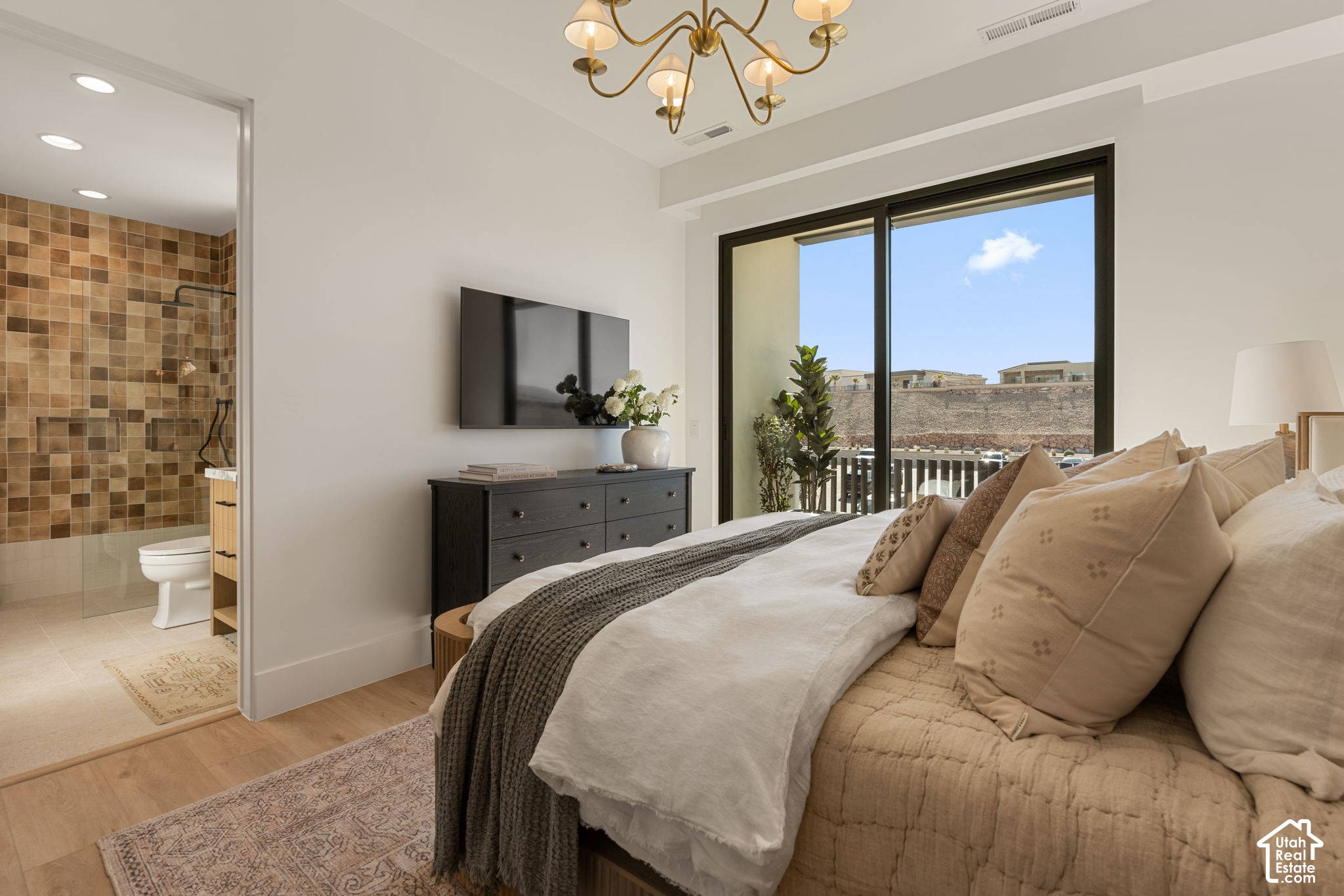 main property photo 99