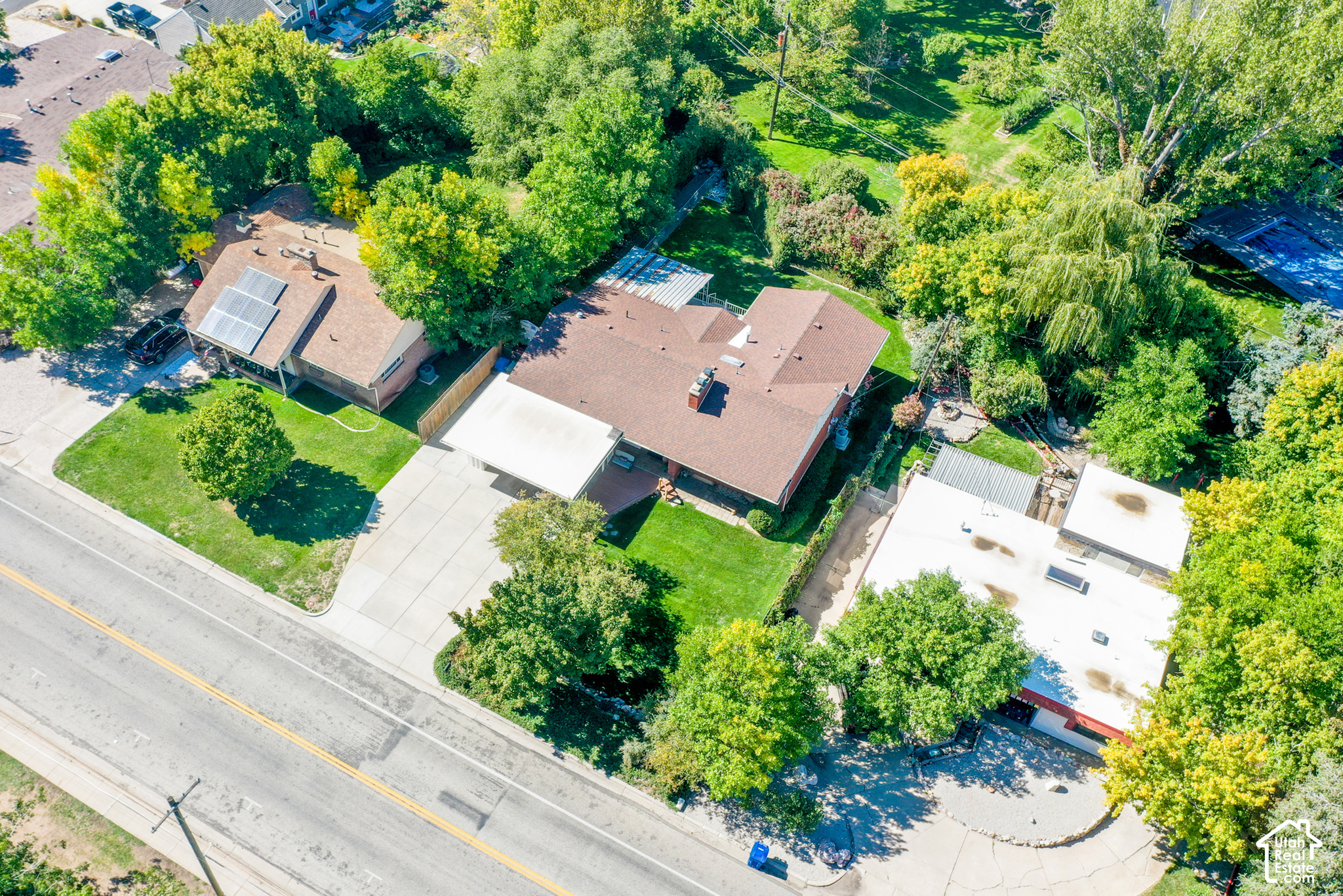 main property photo 32