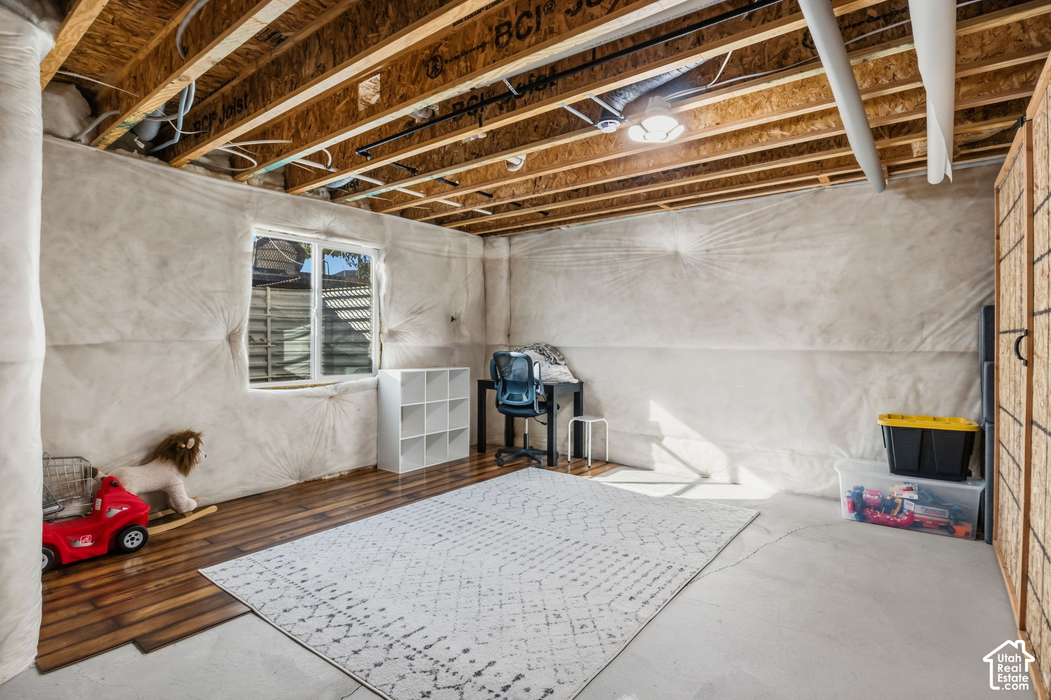 main property photo 23