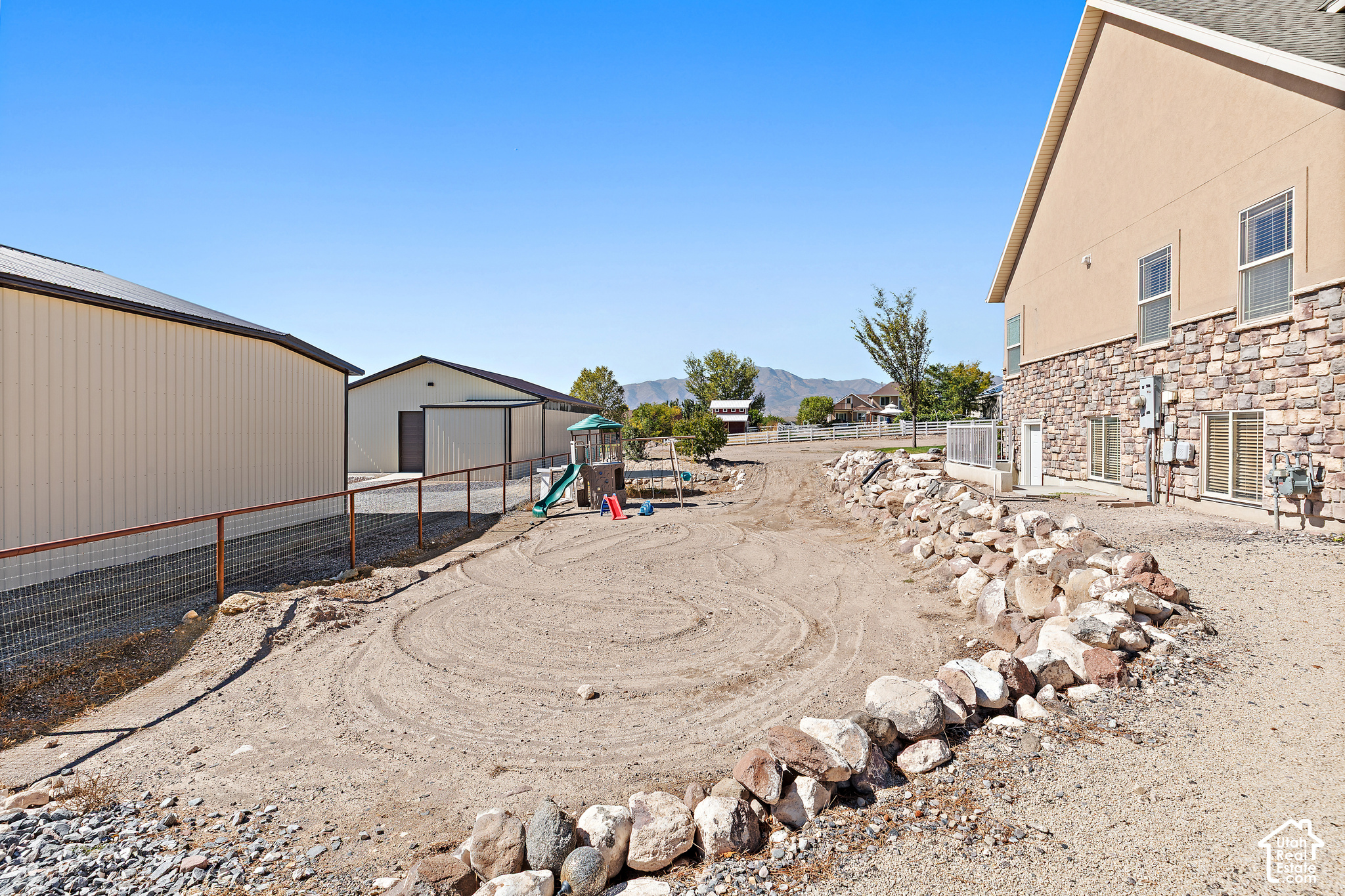 main property photo 73