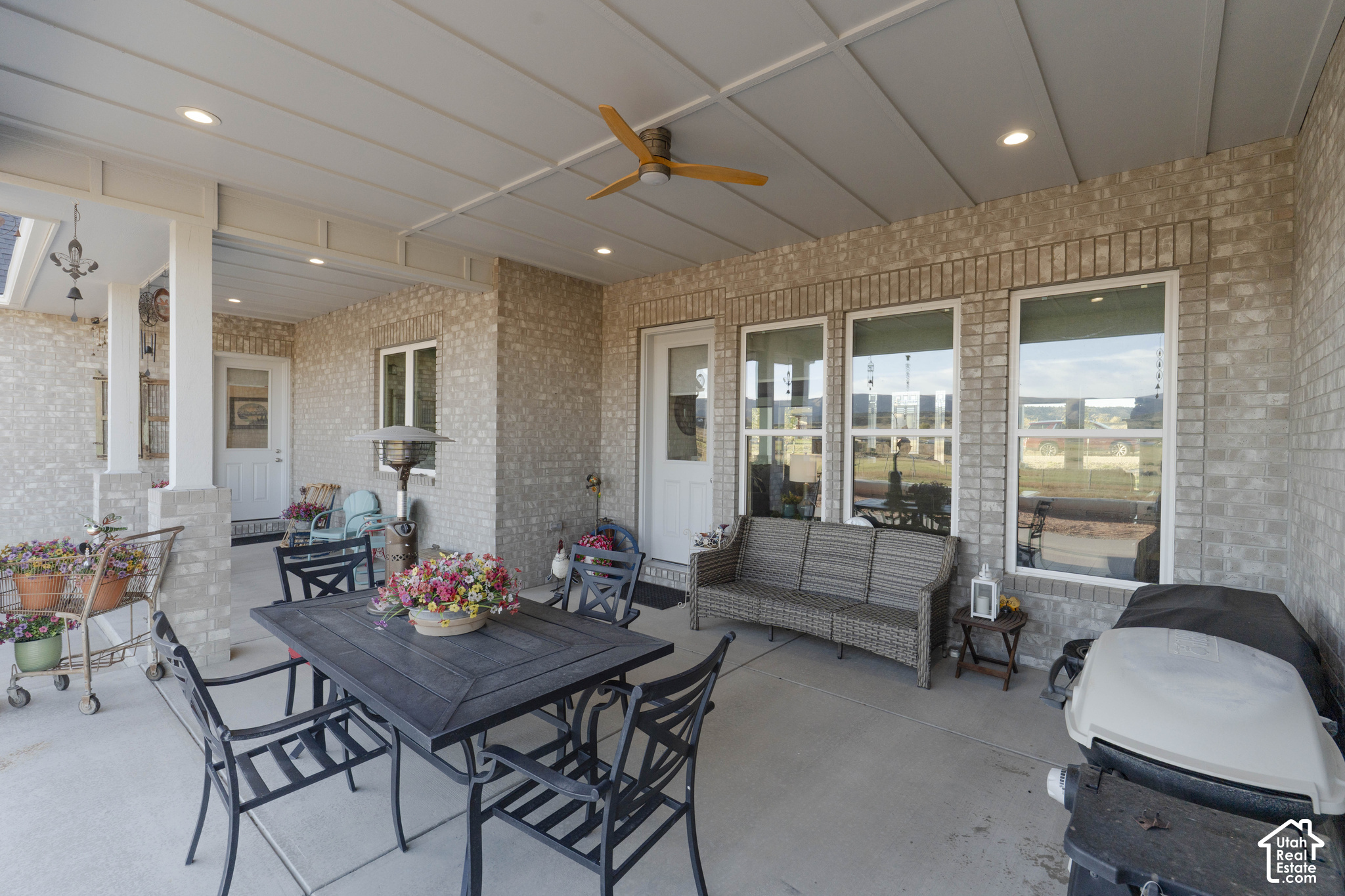 main property photo 10