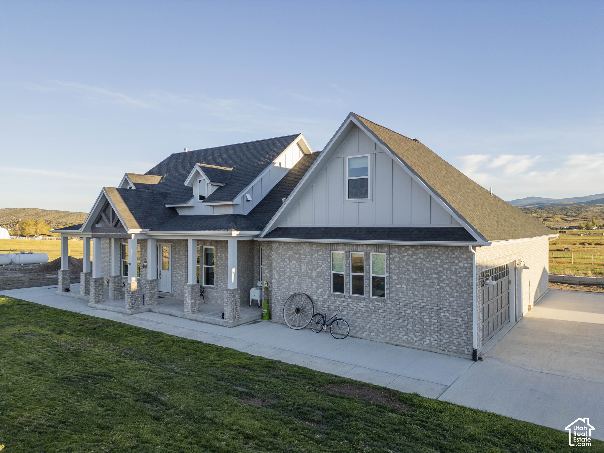 main property photo 12