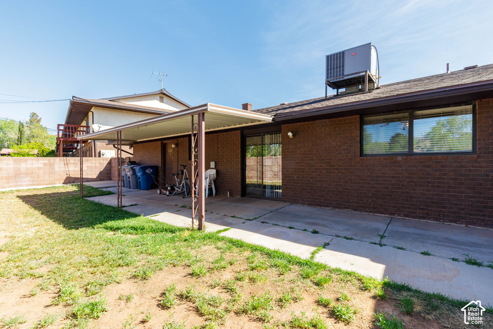 main property photo 17