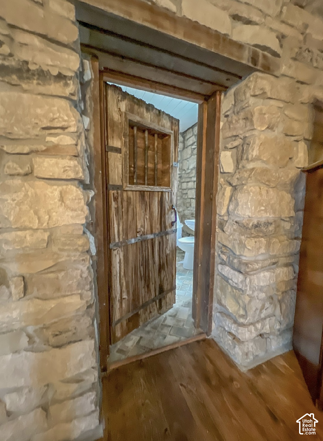 main property photo 20
